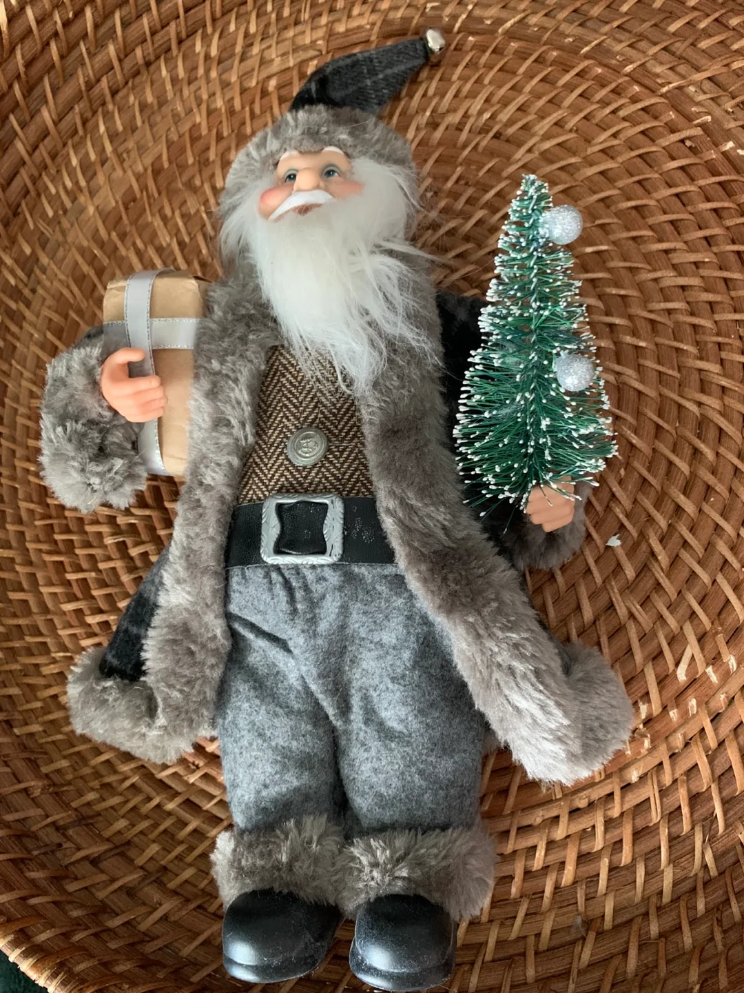 Christmas Santa Claus Figurine thumbnail