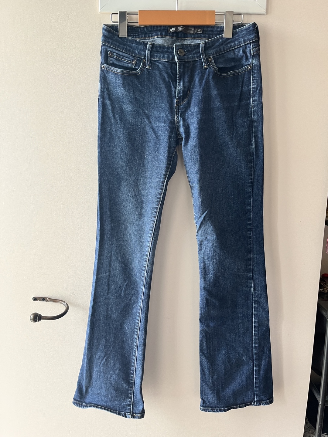 Levi's Slight Curve Women's Jeans - Size 27