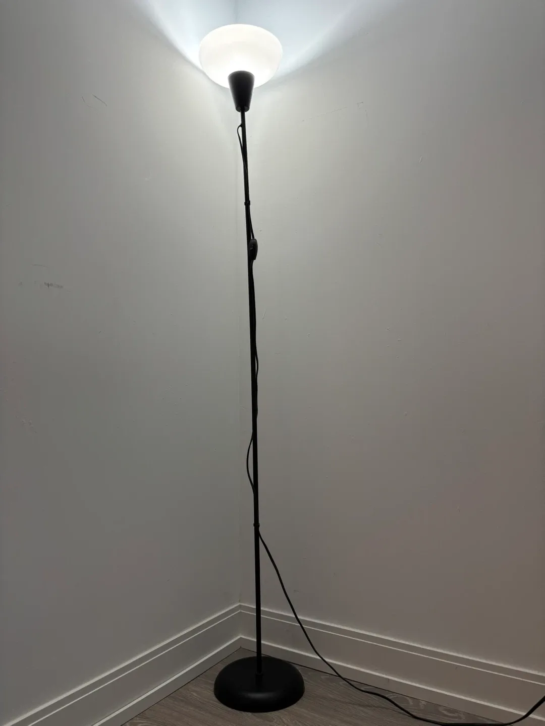 IKEA Floor Uplighter (TÅGARP) - Black/White thumbnail