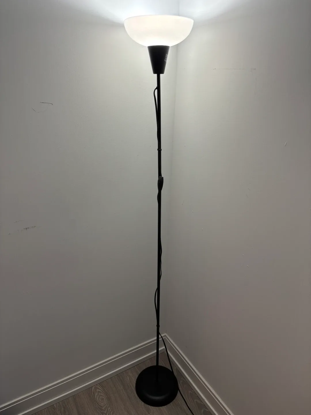 IKEA Floor Uplighter (TÅGARP) - Black/White image indicator(2)