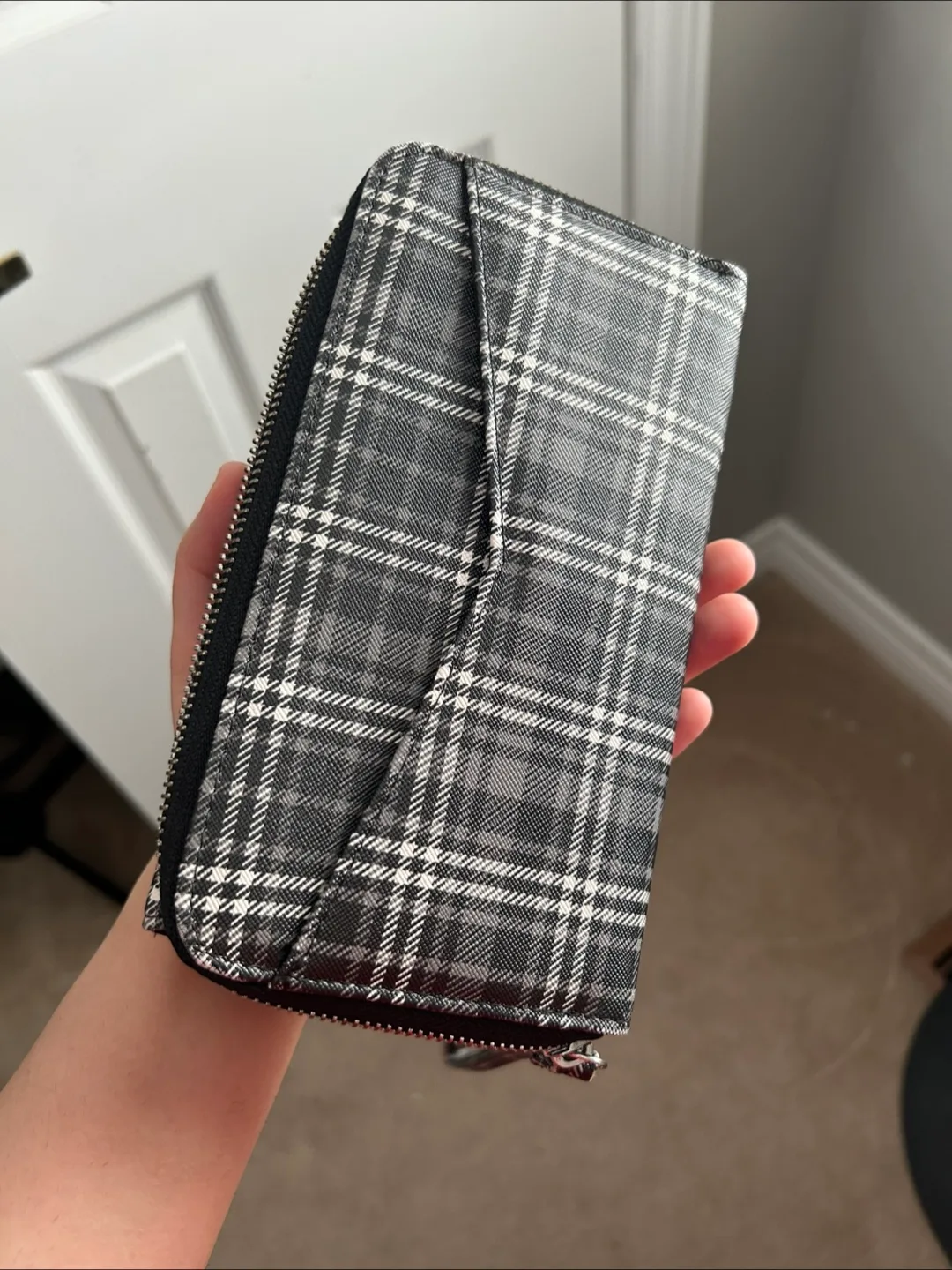 Plaid Wallet thumbnail