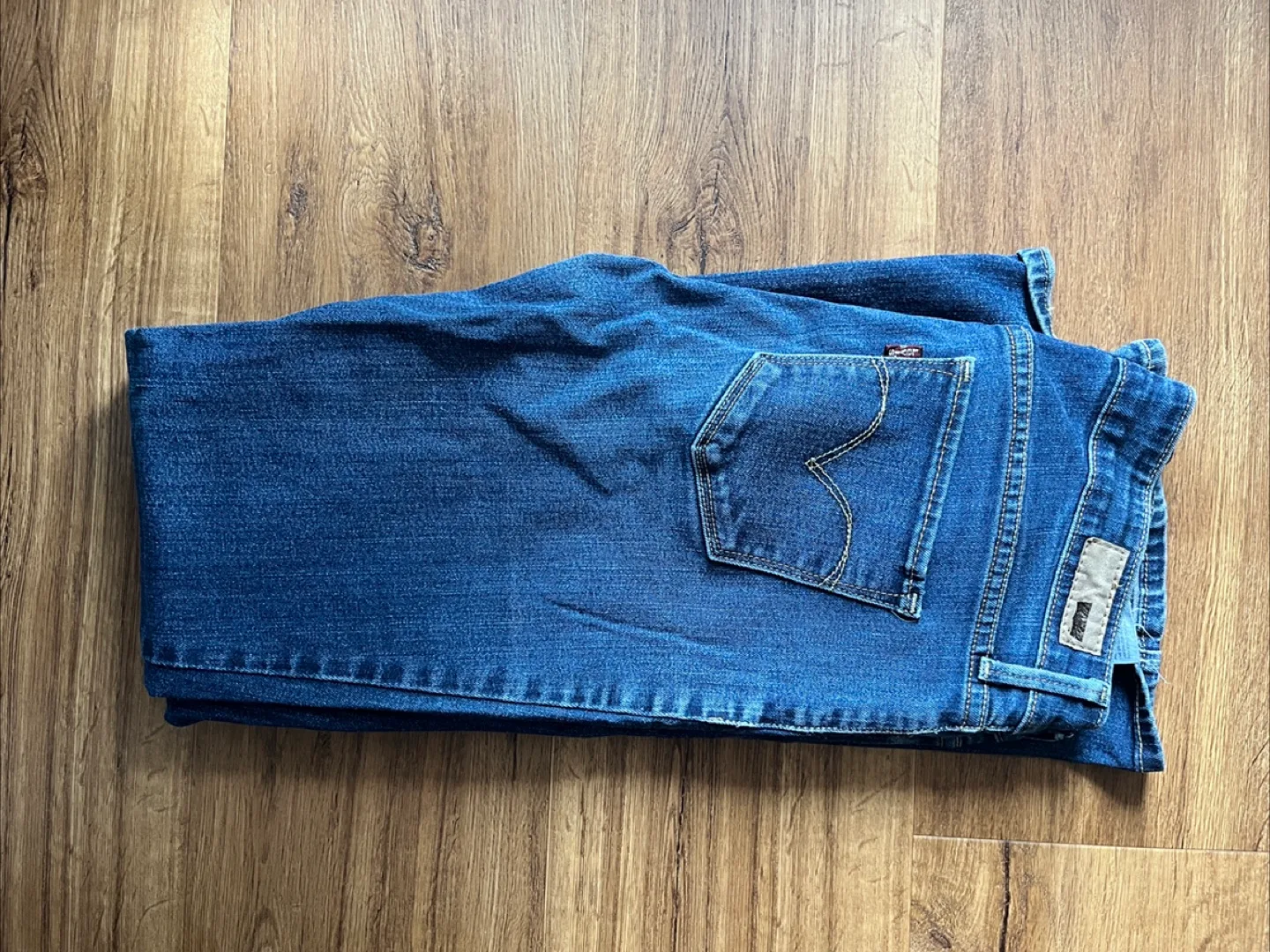 Levi's Slight Curve Women's Jeans - Size 27 image indicator(6)