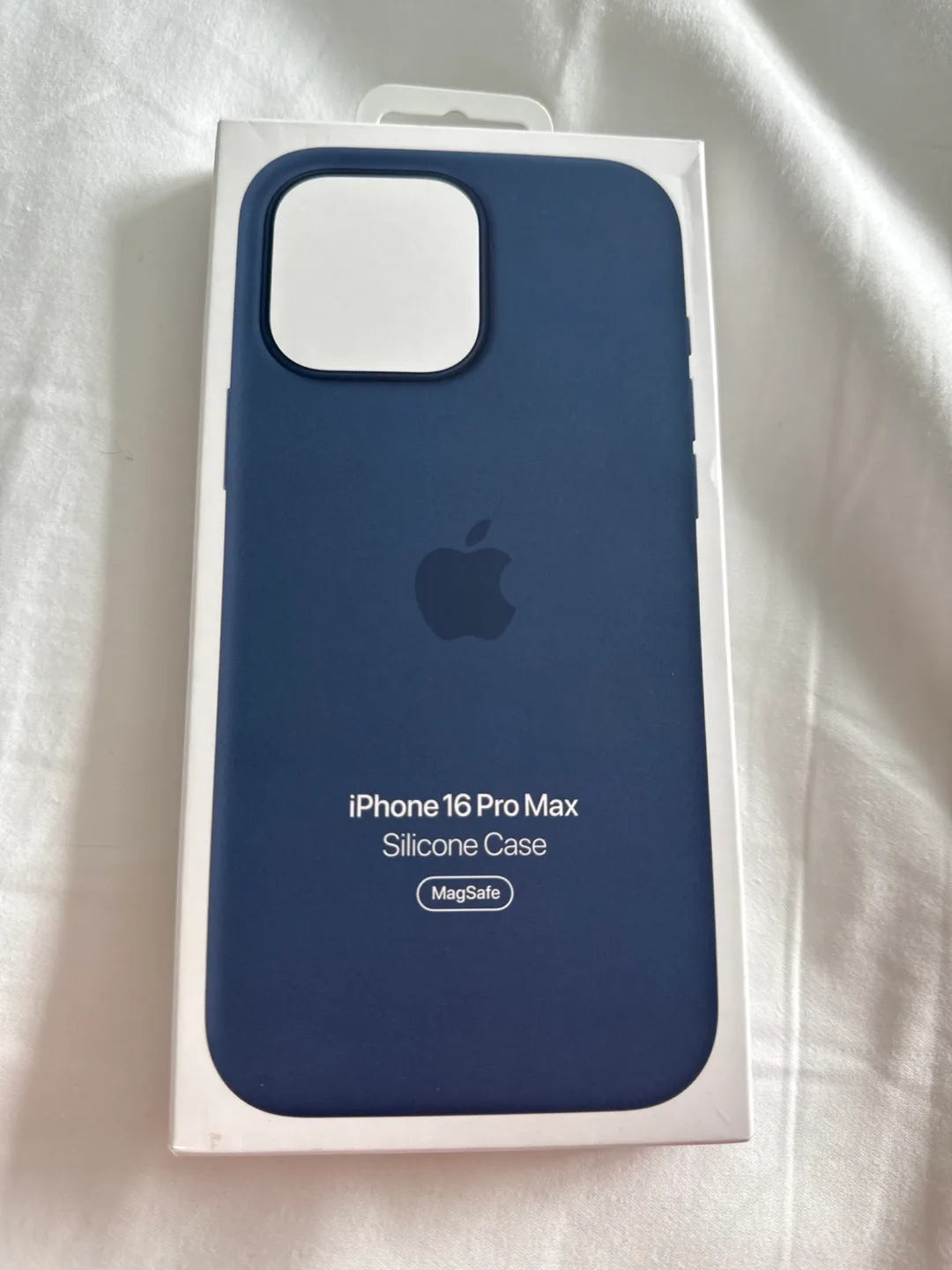 New iPhone 16 Pro Max Silicone Case - MagSafe