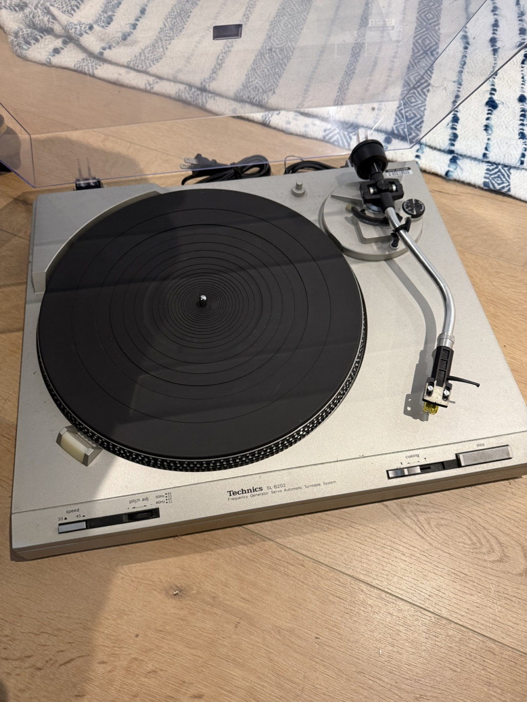 Technics SL-B202 Turntable