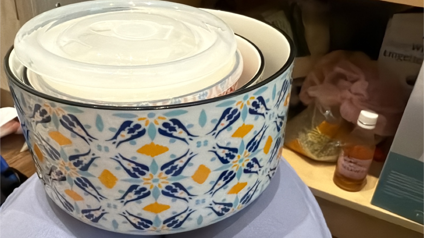 Signature 4 Microwavable Bowls with Lids