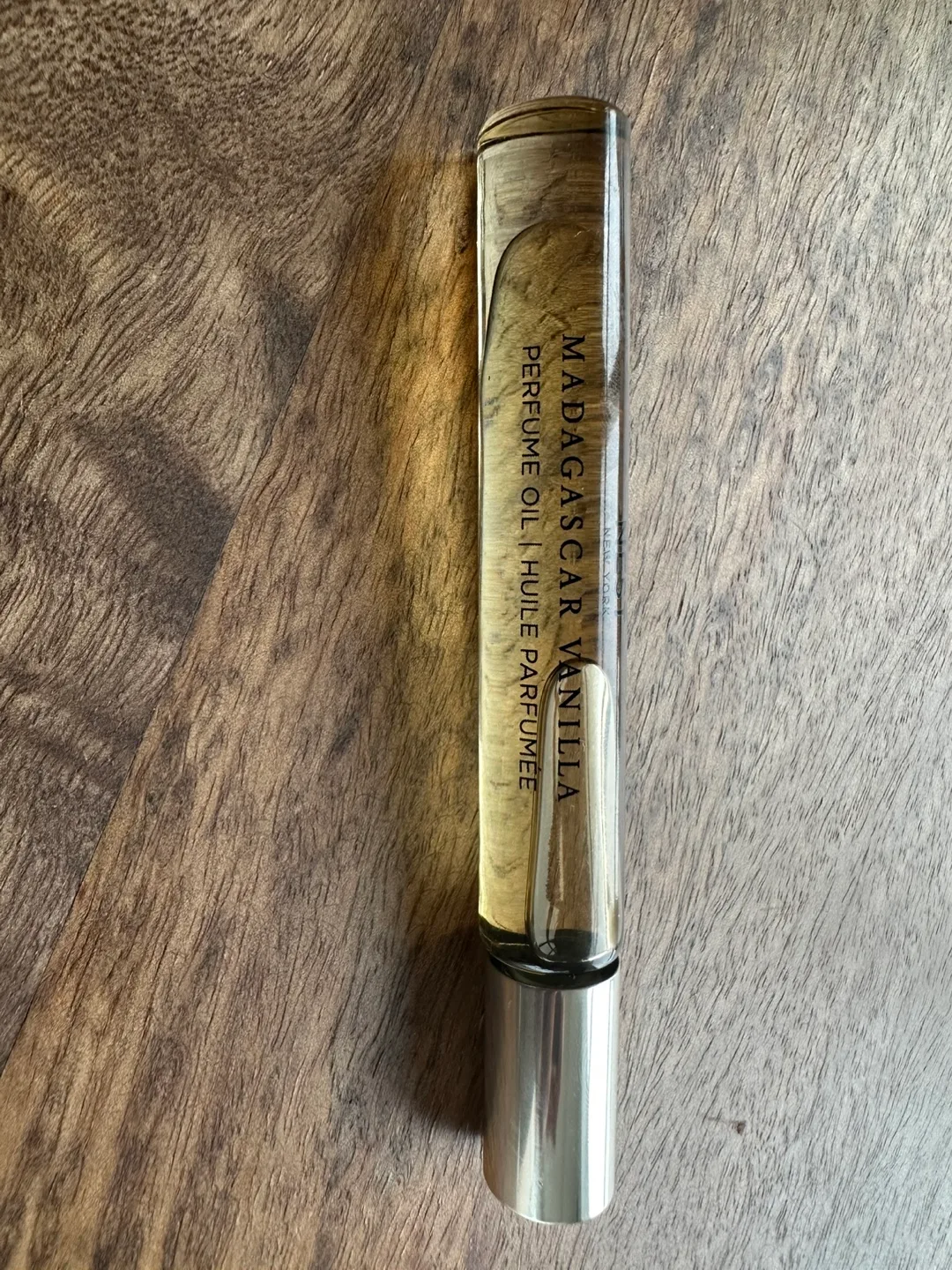 NEST Madagascar Vanilla Perfume Oil Rollerball 0.2 oz thumbnail