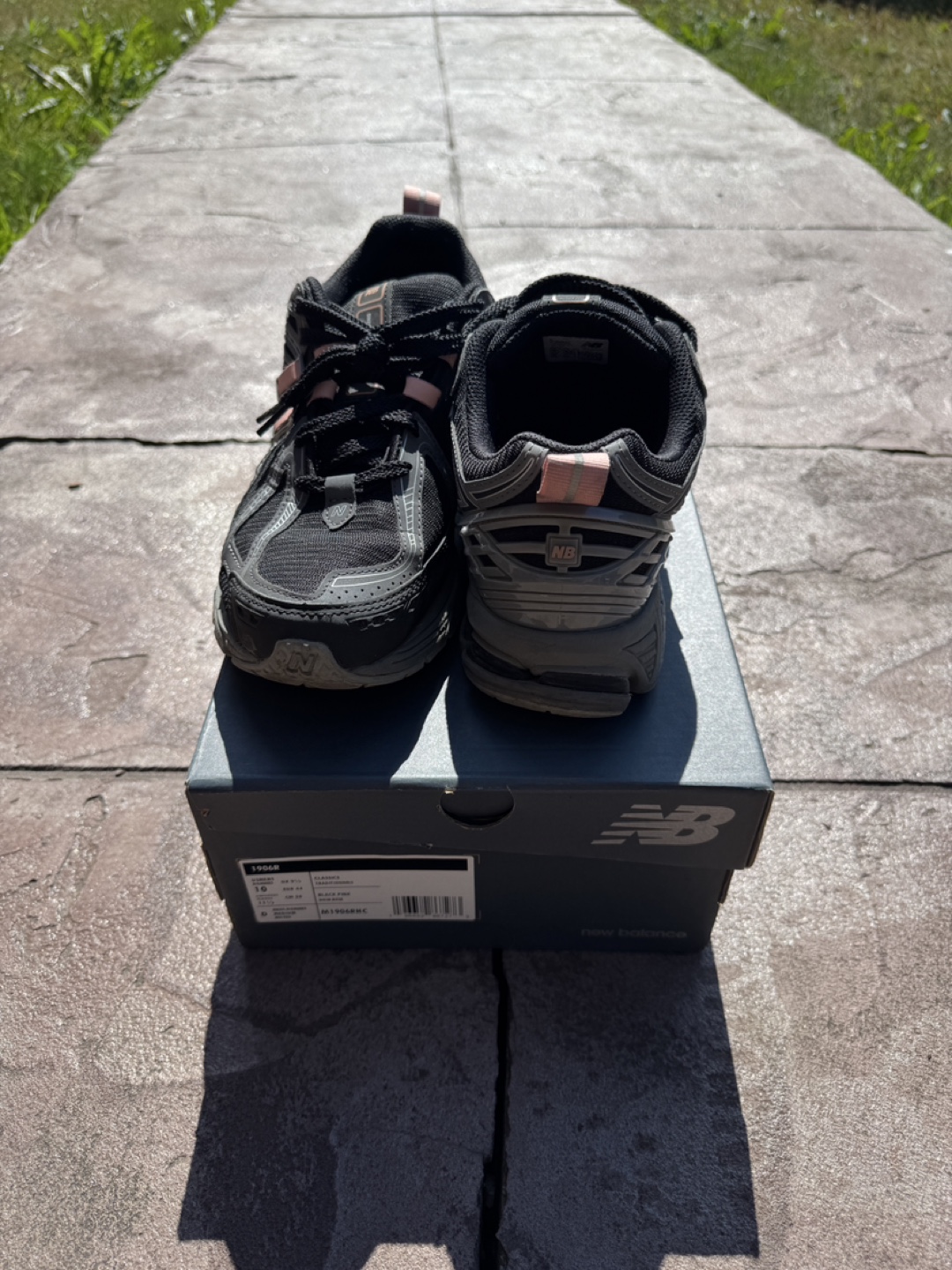 New Balance 1906R Black/Pink - Size 10 - photo 2