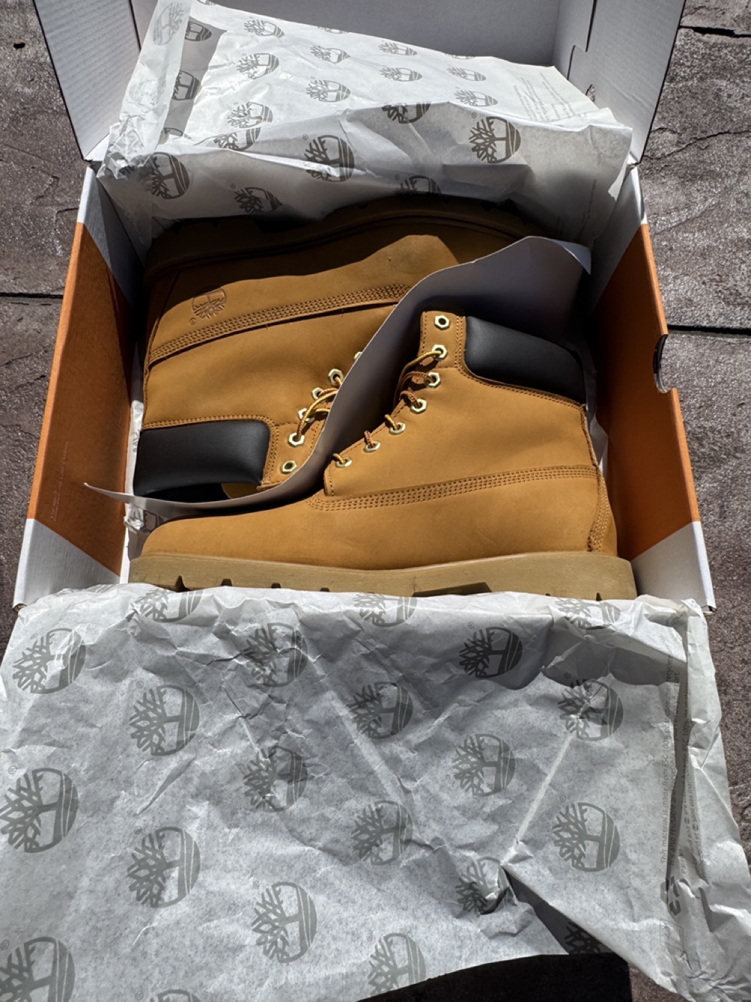 Timberland 6-Inch Premium Waterproof Boots - Size 10 - New