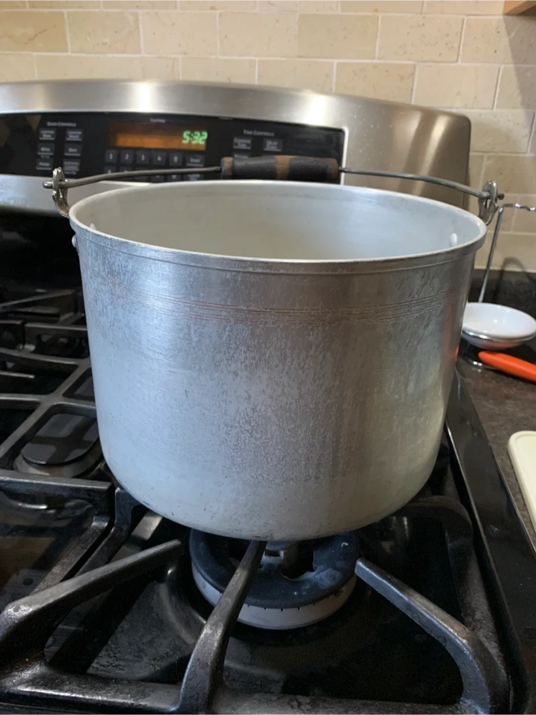 Aluminum Stock Pot 8QT image indicator(2)