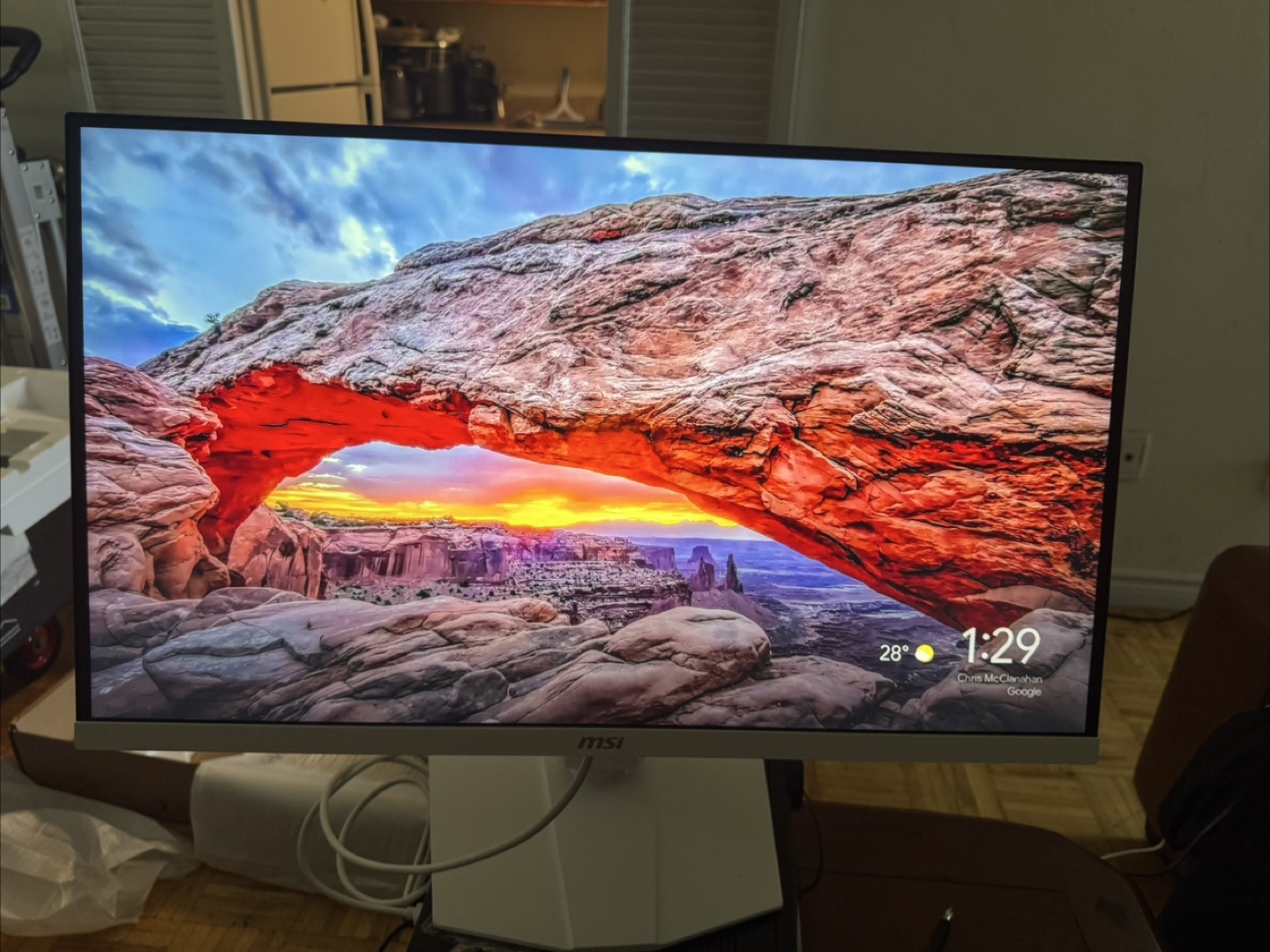 MSI MAG 274URFW 27" 4K Gaming Monitor - White - photo 2