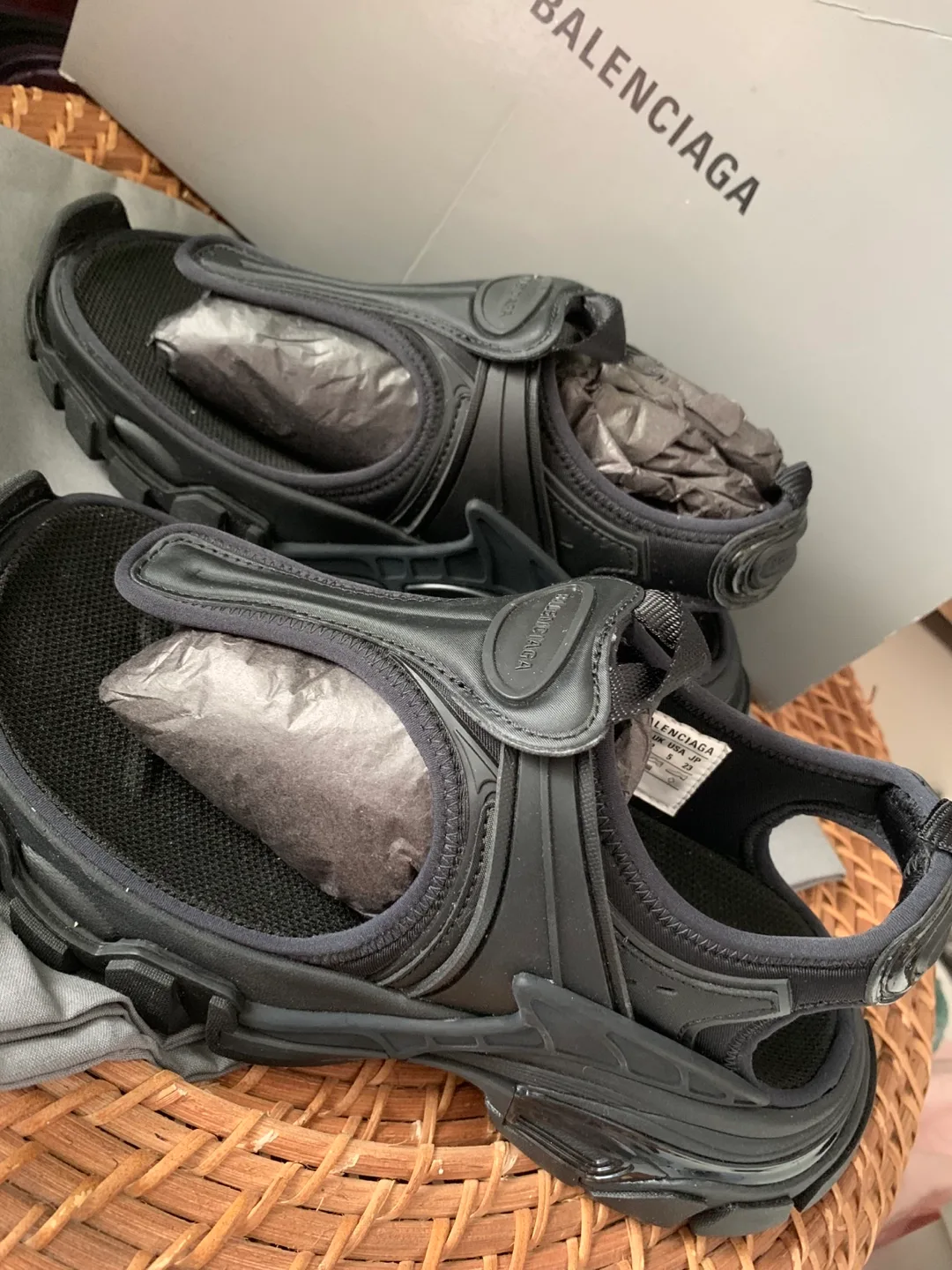 Balenciaga Black Mold Thong Sandals Size 35 image indicator(7)