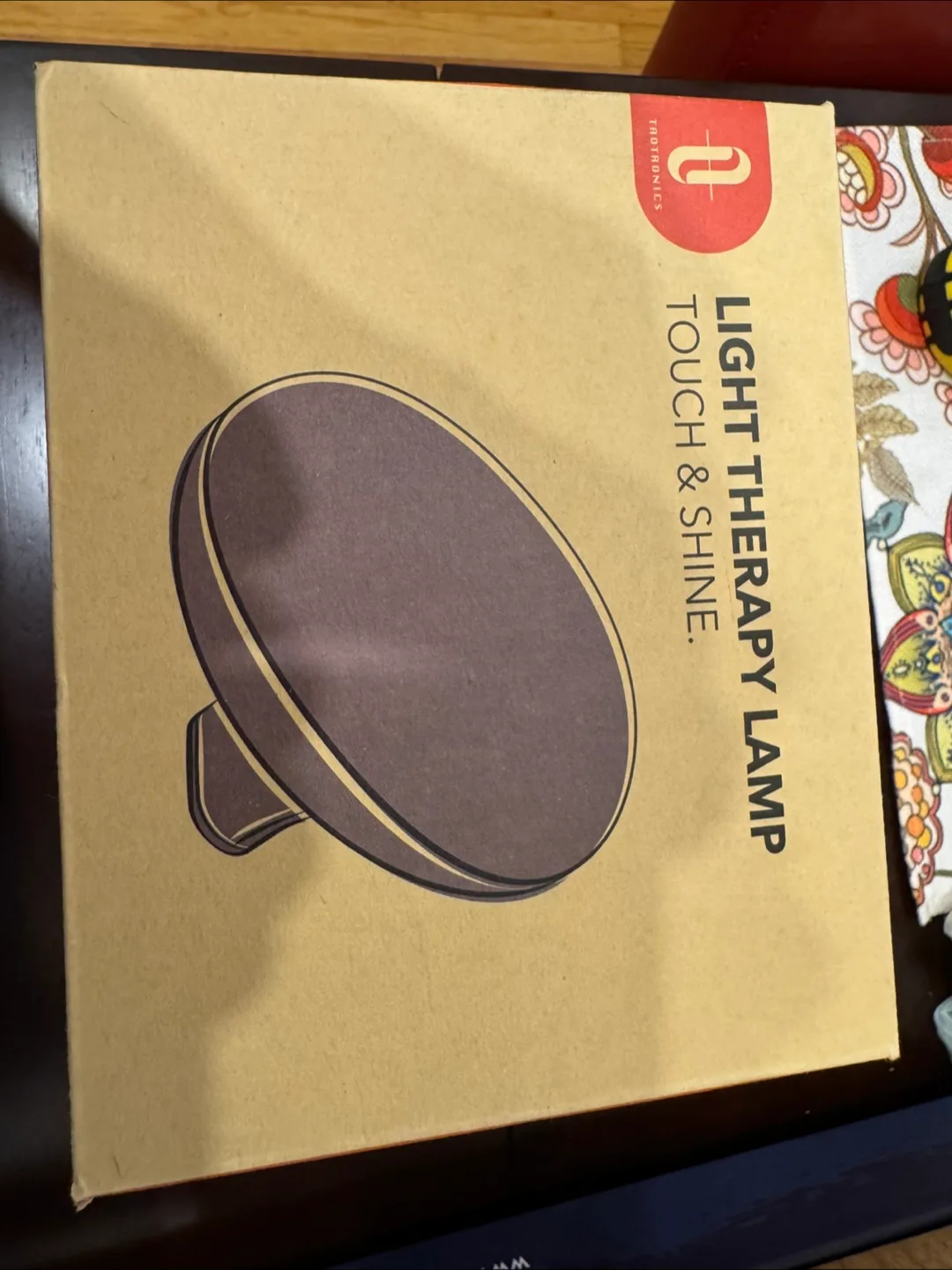 TaoTronics Light Therapy Lamp - Touch & Shine thumbnail