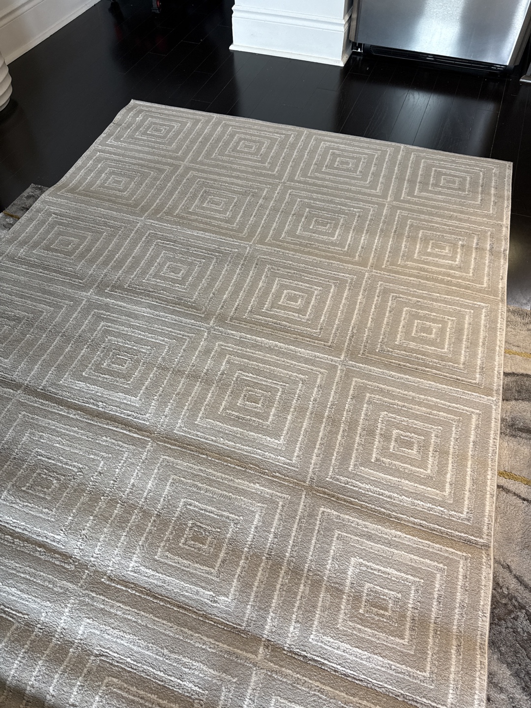 United Weavers Cascades Rug - 5'3" x 7'2" - Silver