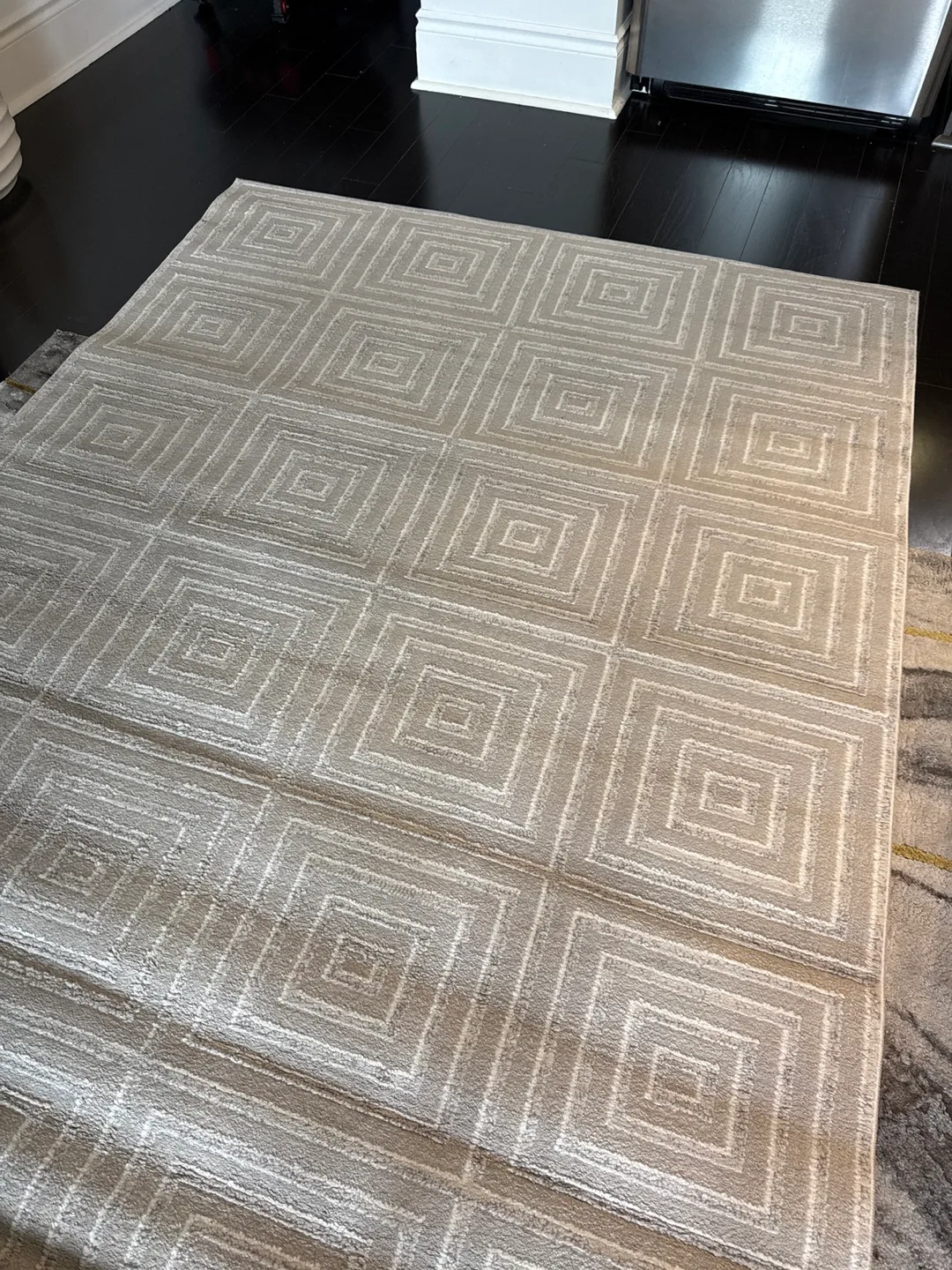 United Weavers Cascades Rug - 5'3" x 7'2" - Silver