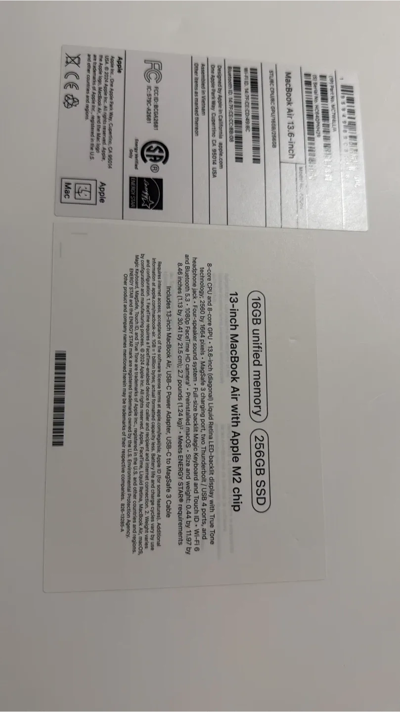 MacBook Air M2 – 13-inch (2025) | Gold | 16GB RAM | 256GB SSD image indicator(6)