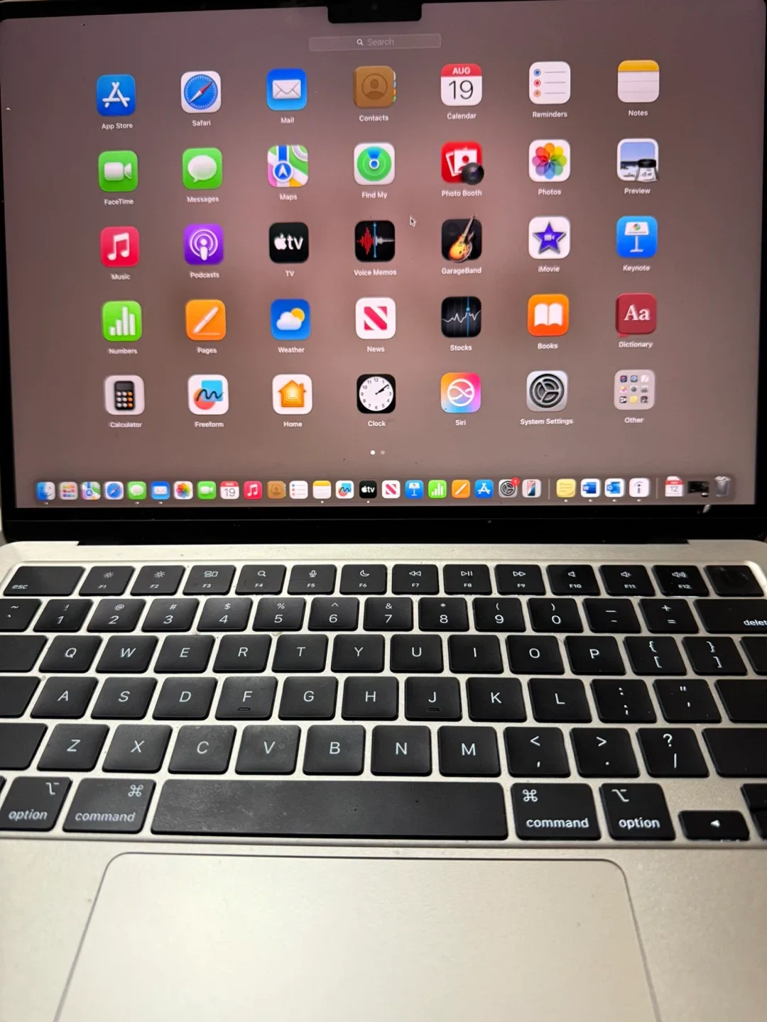 MacBook Air M2 – 13-inch (2025) | Gold | 16GB RAM | 256GB SSD image indicator(5)