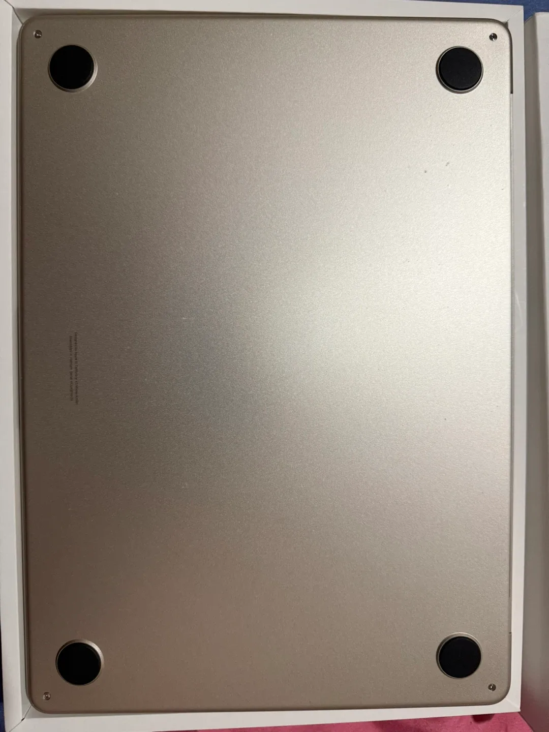 MacBook Air M2 – 13-inch (2025) | Gold | 16GB RAM | 256GB SSD image indicator(4)