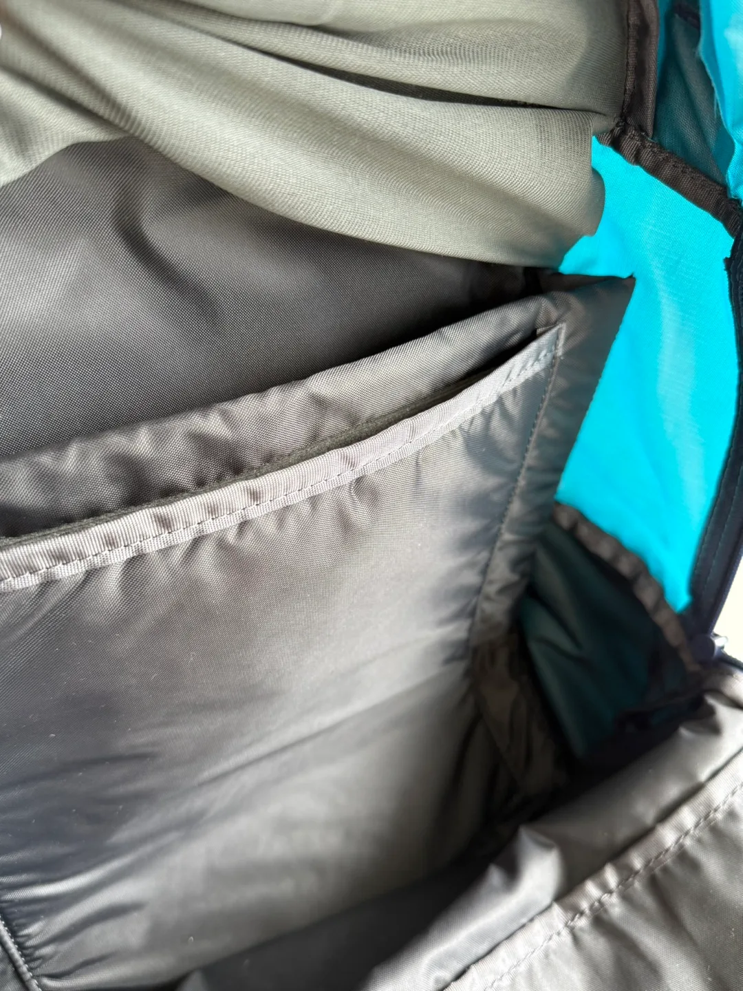 Dakine Mission 25L Backpack – Rare Seaford Color image indicator(5)