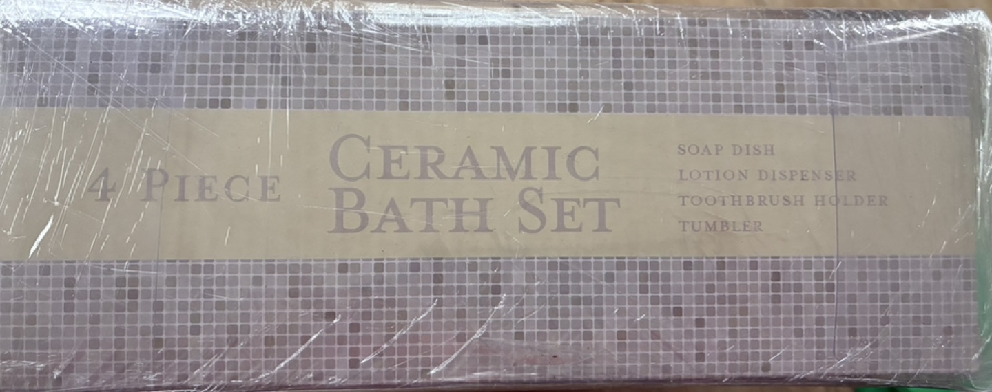 [Moving Sale] NEW 4-Piece Ceramic Bath Set - photo 2