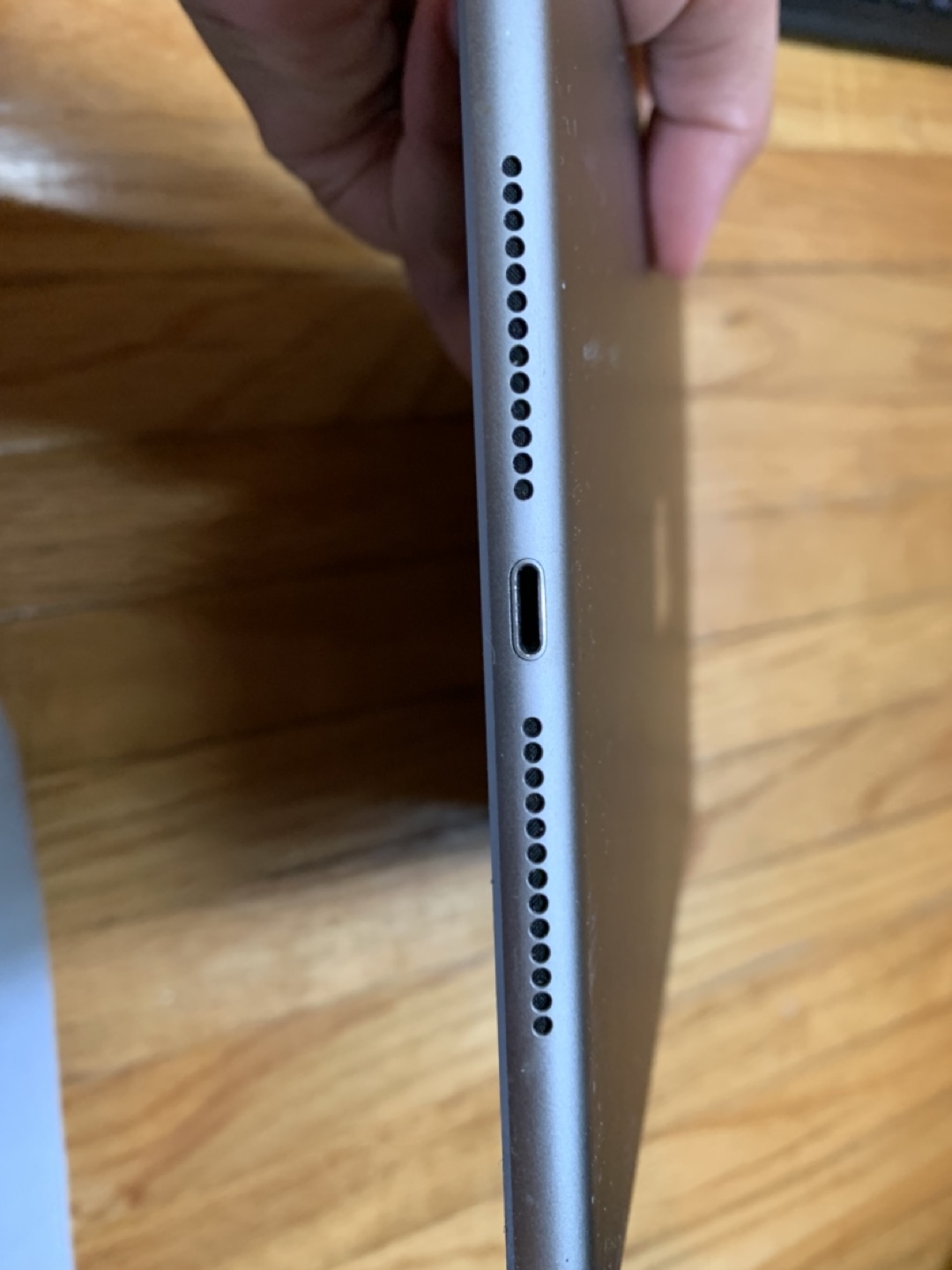 Apple iPad, Silver - photo 2