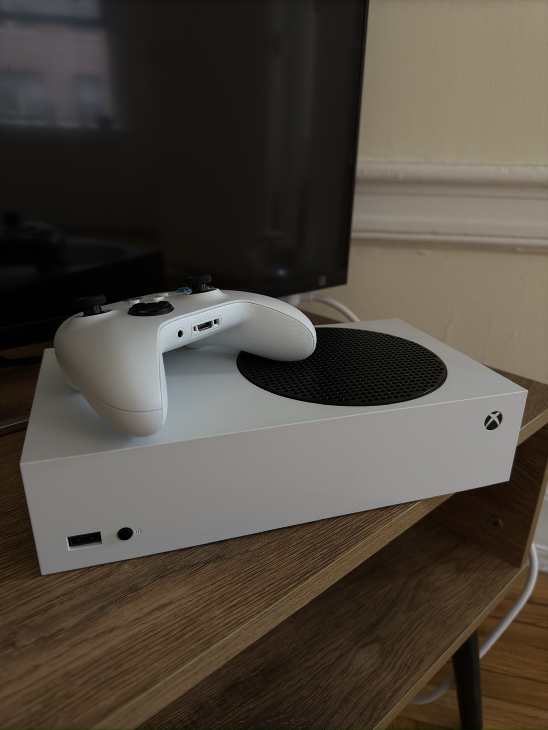 Xbox Series S Console with Controller - White - photo 2