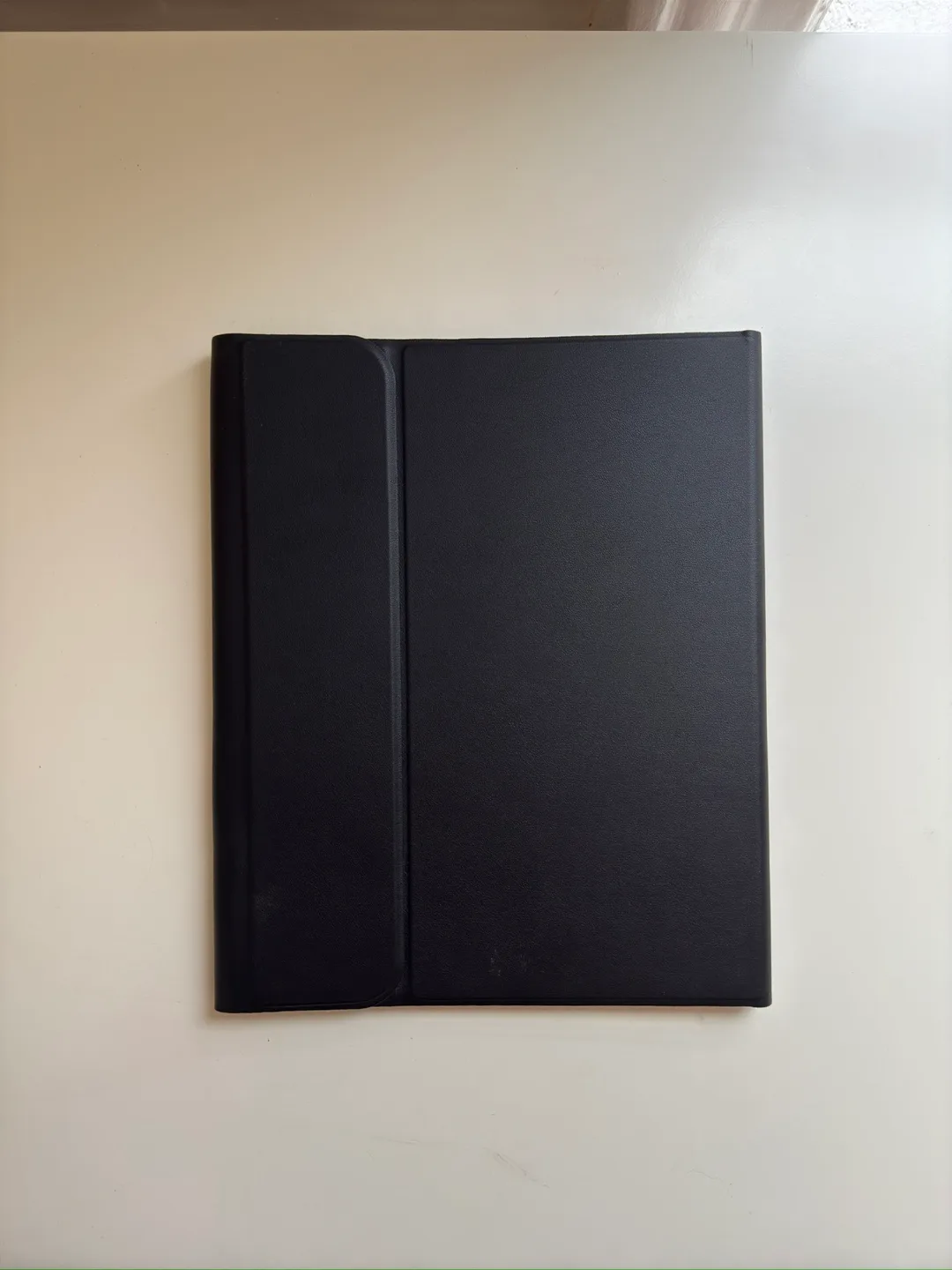 iPad 10 Tablet Keyboard Case - Black thumbnail