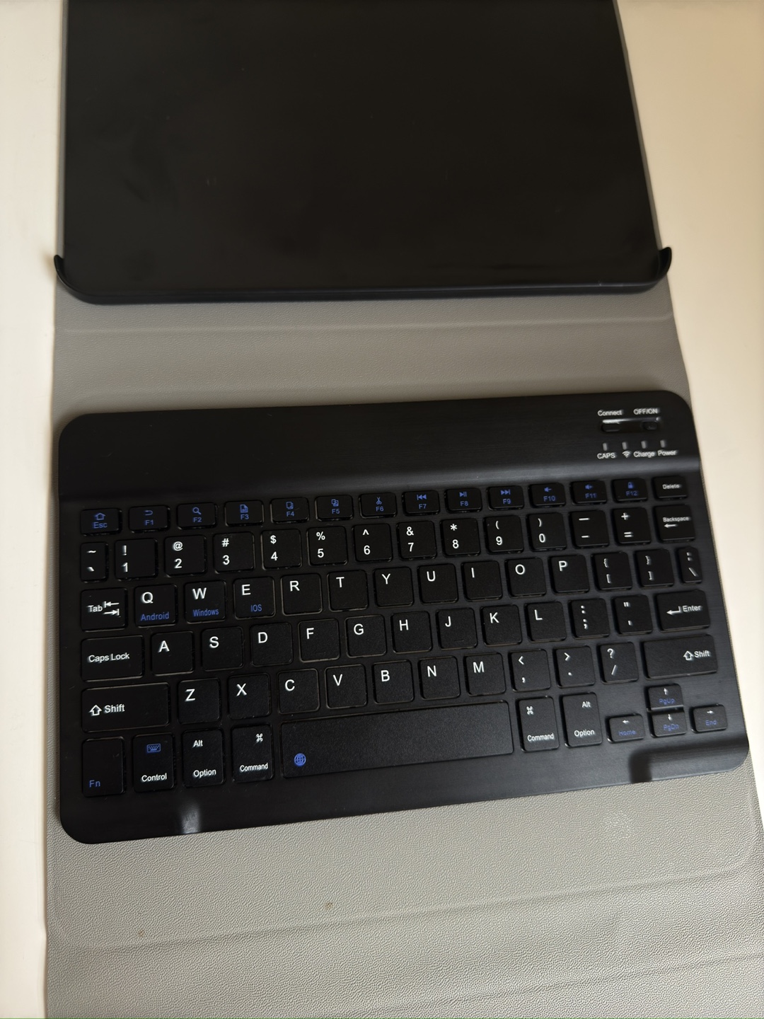 iPad 10 Tablet Keyboard Case - Black - photo 5