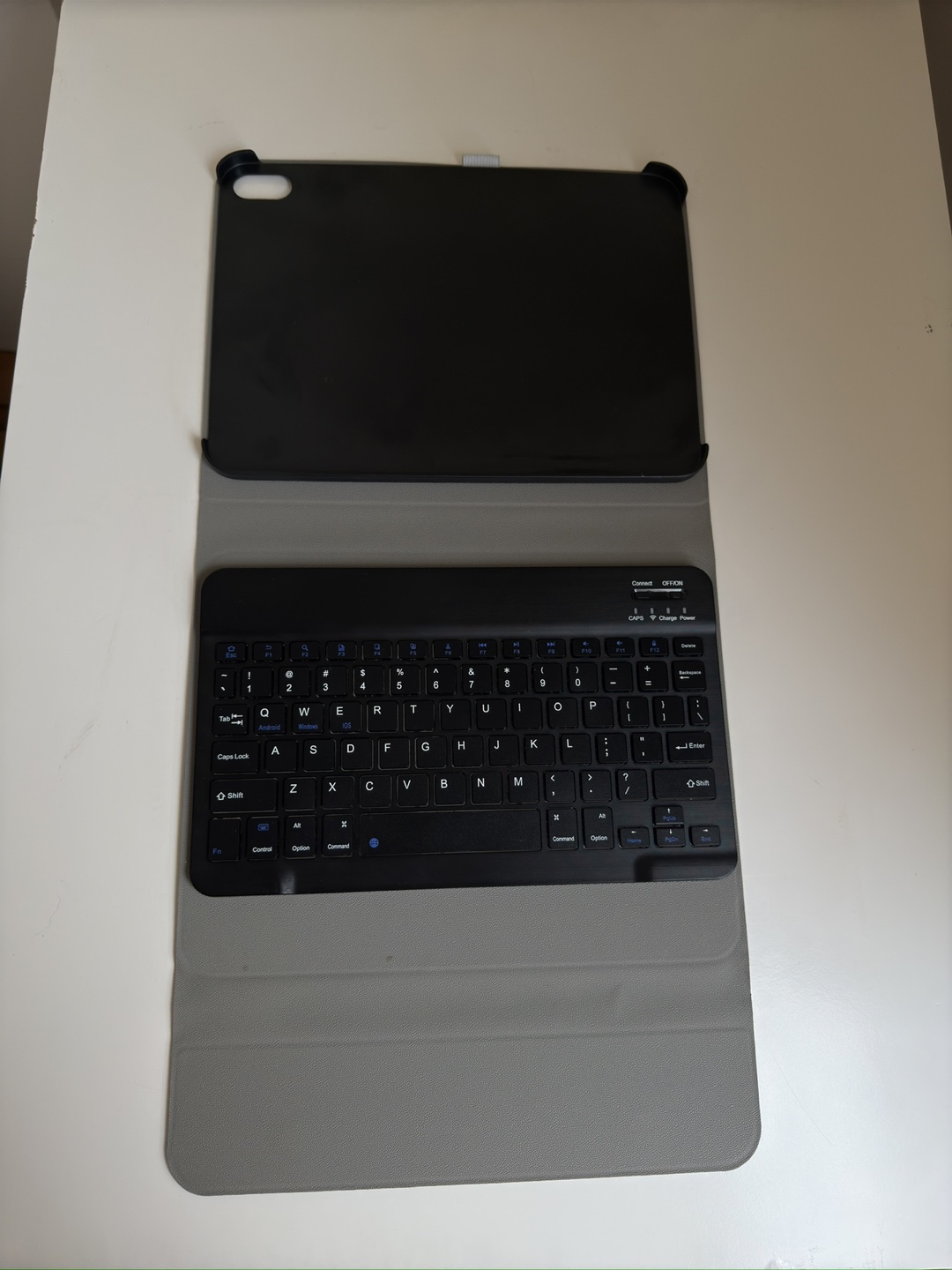 iPad 10 Tablet Keyboard Case - Black - photo 3
