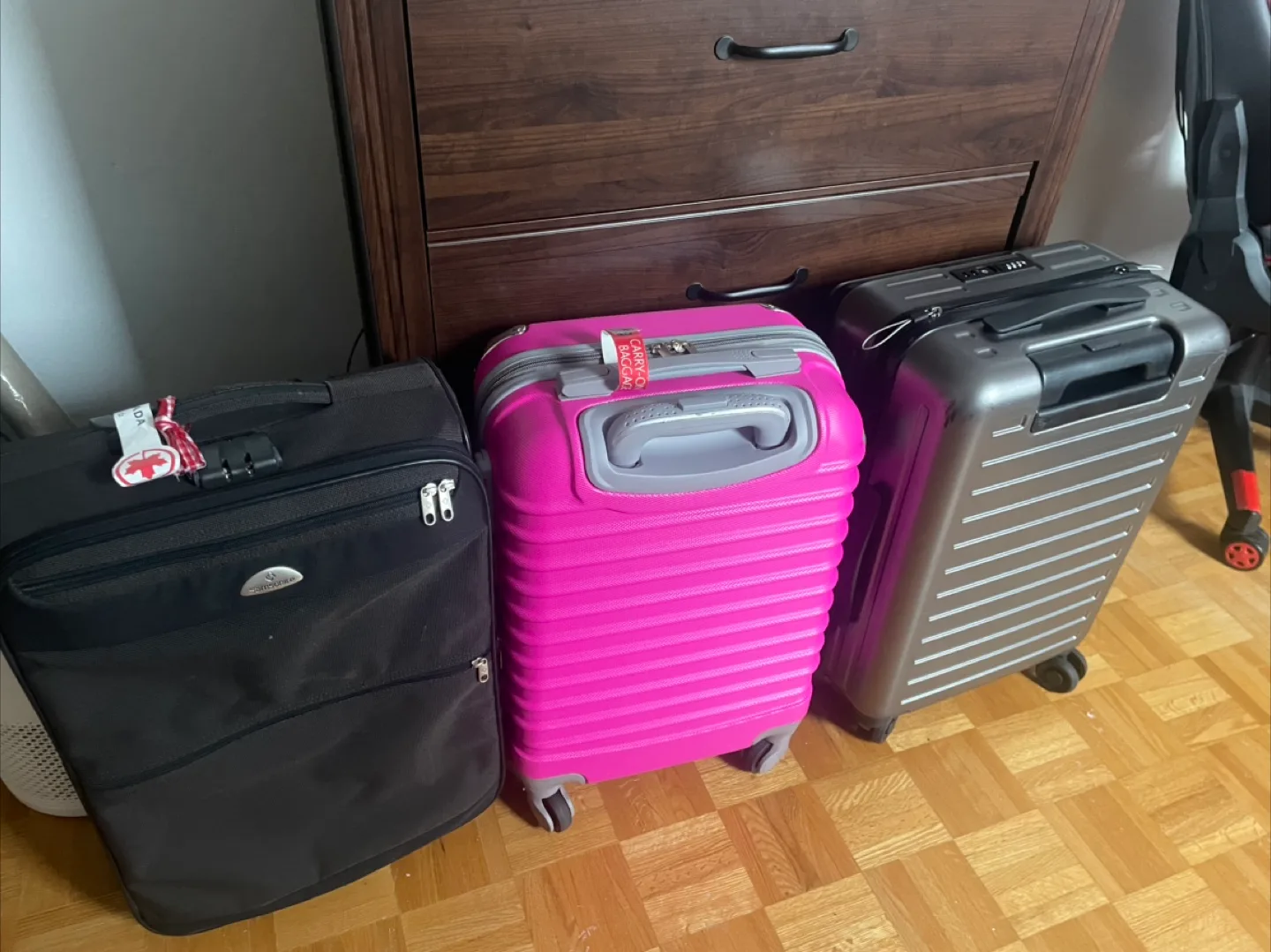 Samsonite small carry on Black Suitcase image indicator(2)