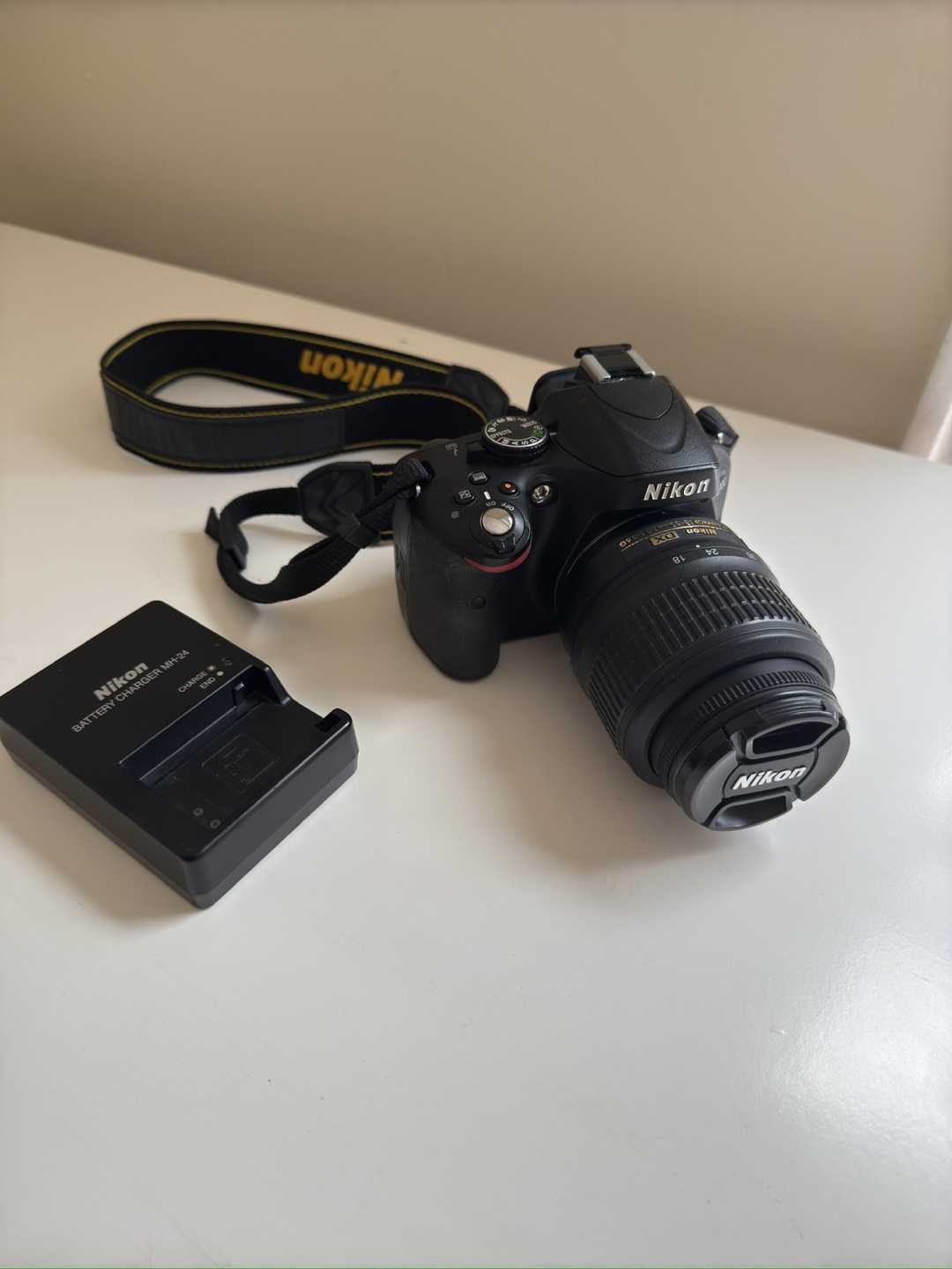 Nikon D5100 DSLR Camera with Lens & Charger - photo 2