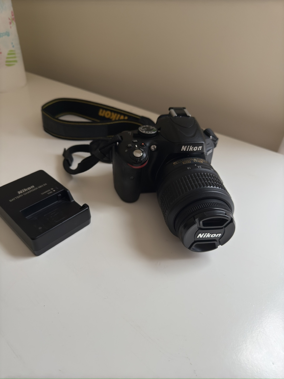 Nikon D5100 DSLR Camera with Lens & Charger