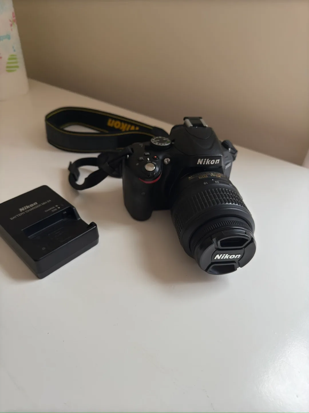 Nikon D5100 DSLR Camera with Lens & Charger thumbnail