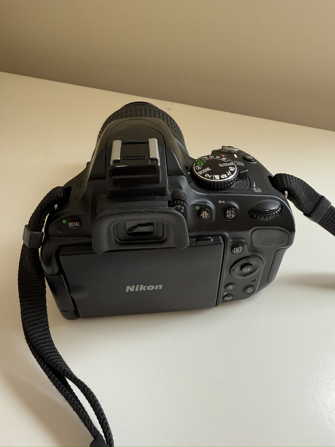 Nikon D5100 DSLR Camera with Lens & Charger - photo 5