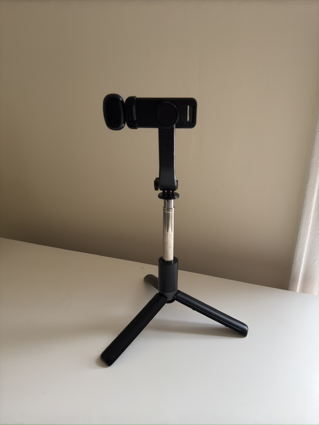 Extendable Phone Tripod - photo 3