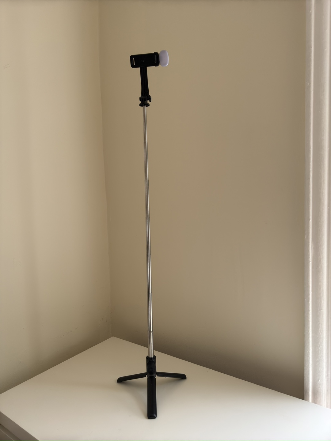 Extendable Phone Tripod - photo 5