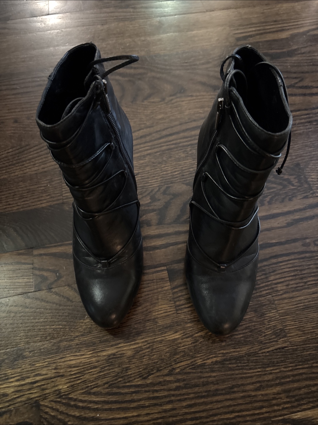 Vince Camuto VC-Chenai Black Leather Booties - Size 7 - photo 3