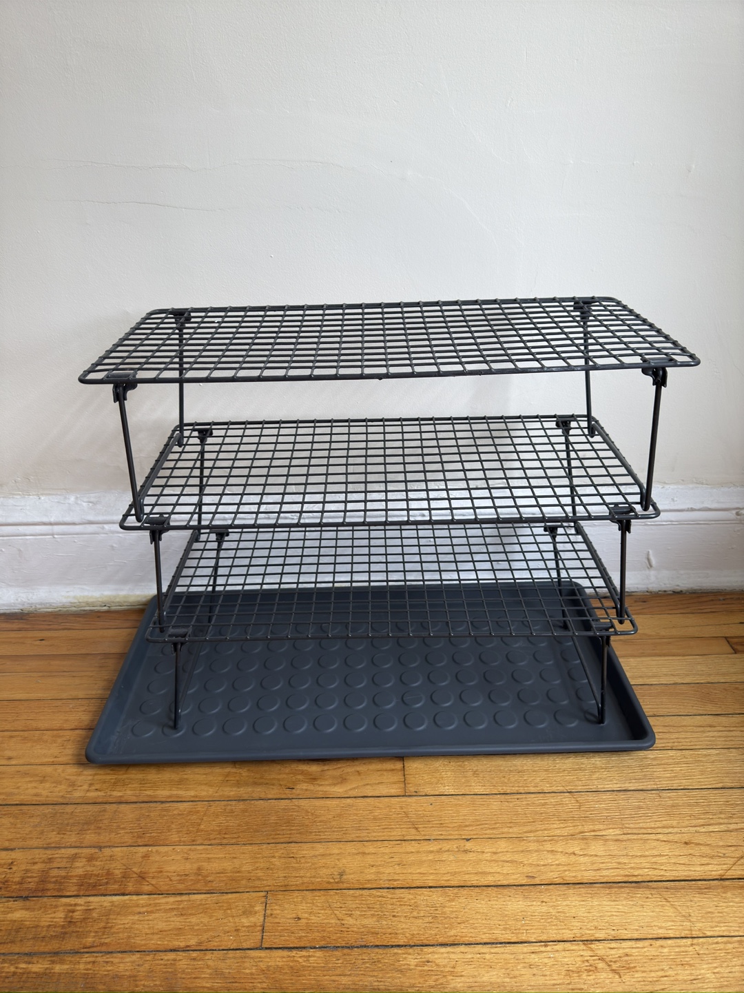 Black Wire Shoe Rack with Tray - photo 4