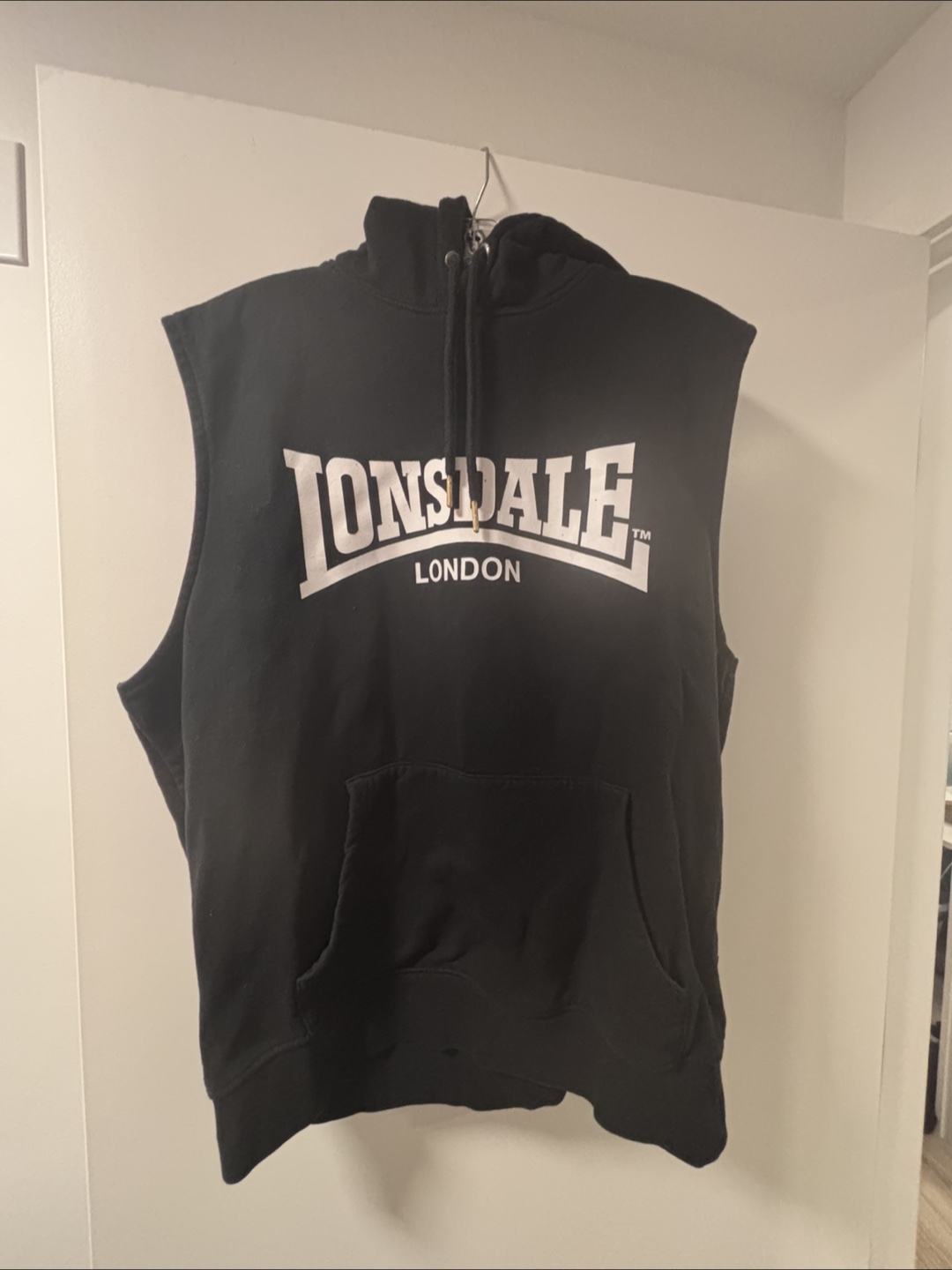Sleeveless hoodie