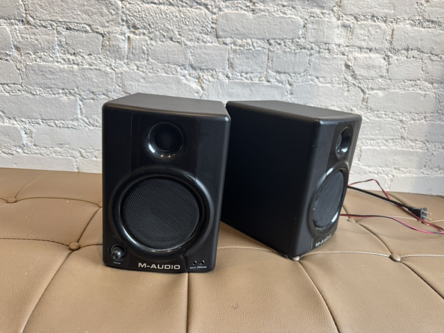 M-Audio AV40 Speakers - photo 2