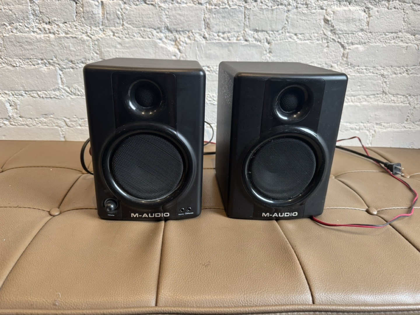 M-Audio AV40 Speakers - photo 3