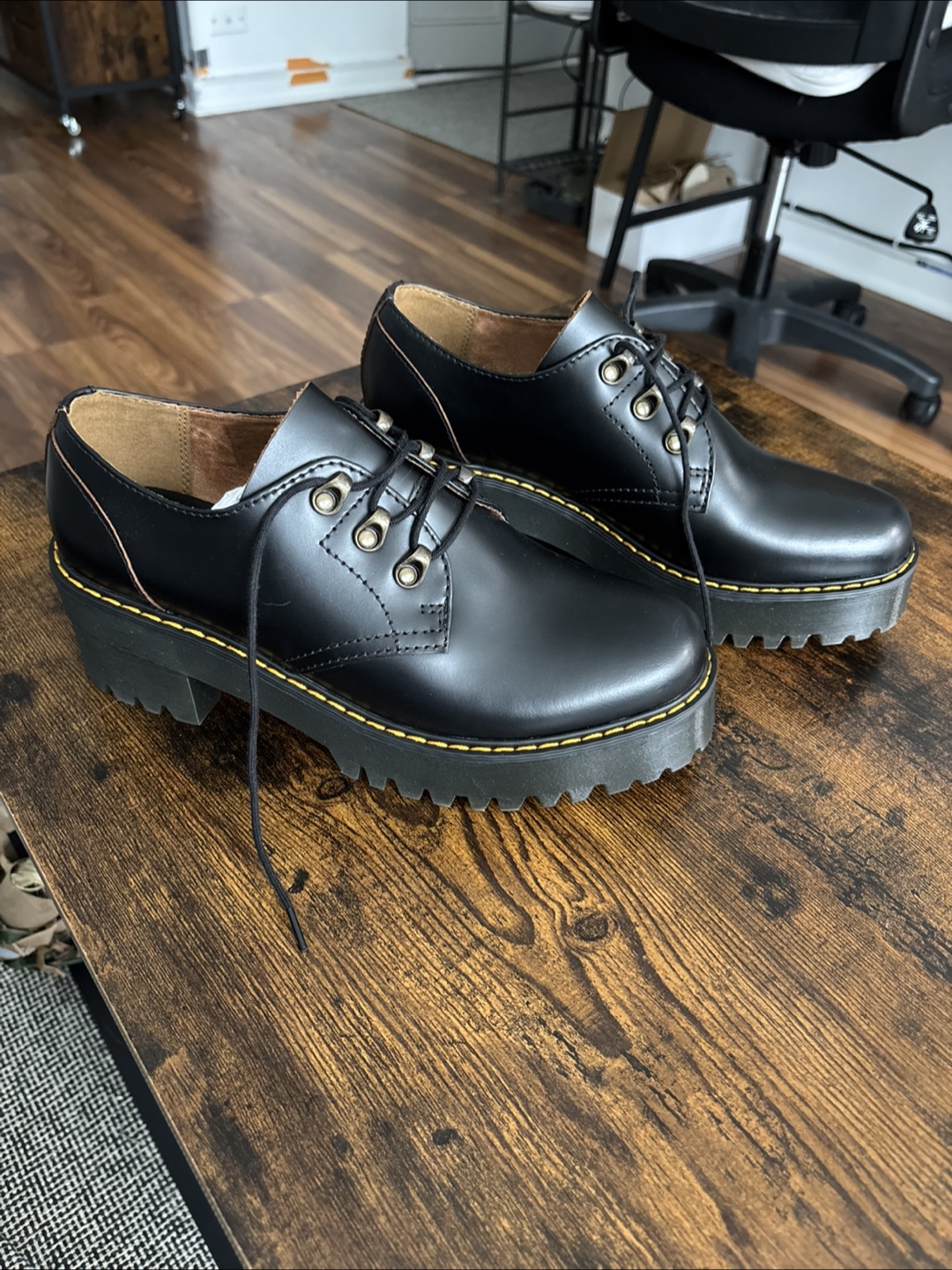 Dr. Martens Leona Lug Sole Platform Derby (size 9/10) - photo 2