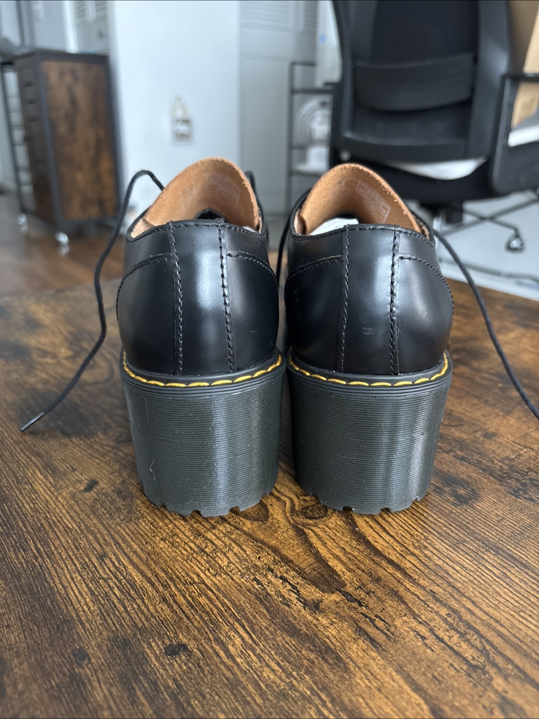 Dr. Martens Leona Lug Sole Platform Derby (size 9/10) - photo 5