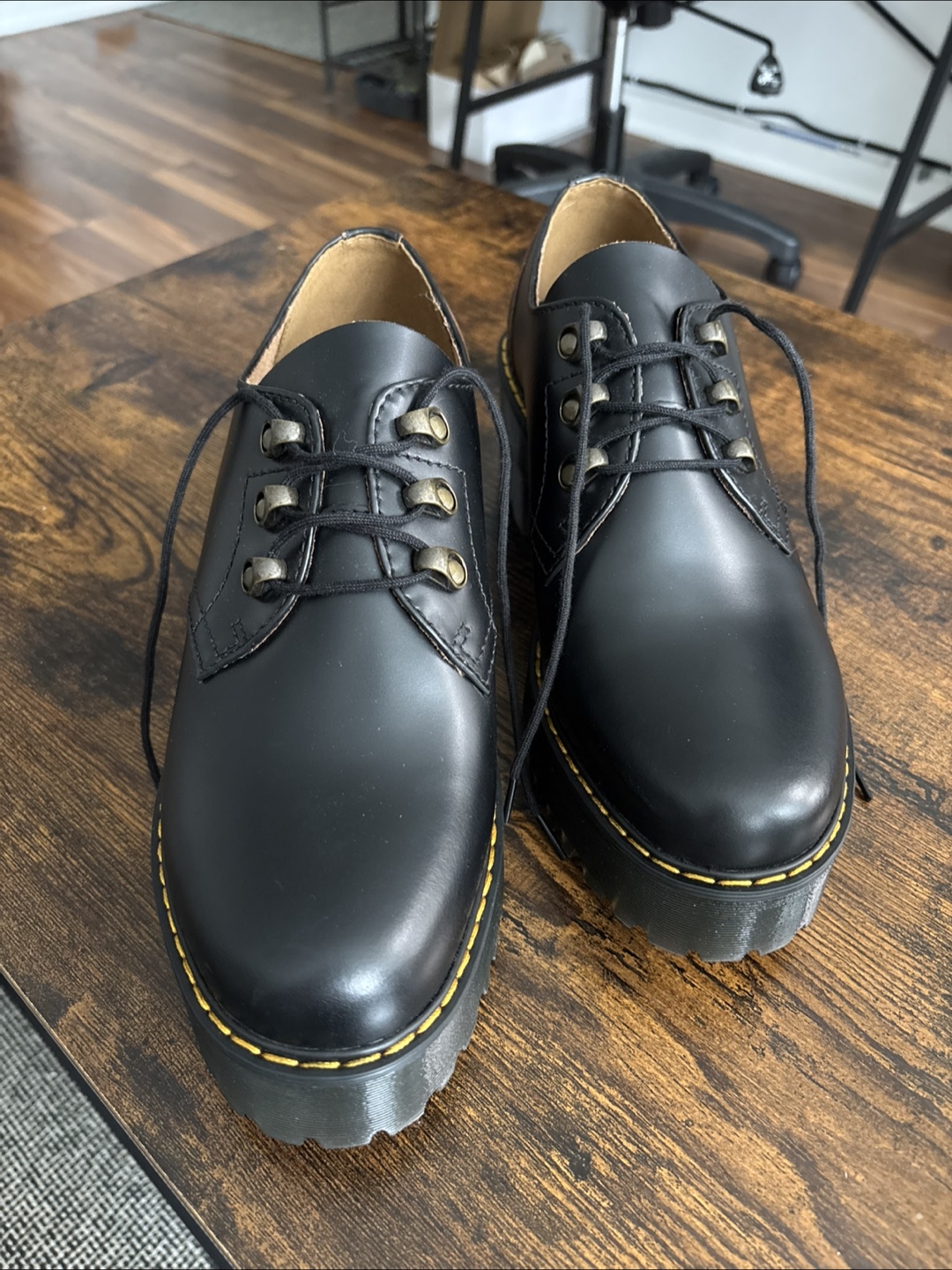Dr. Martens Leona Lug Sole Platform Derby (size 9/10) - photo 3
