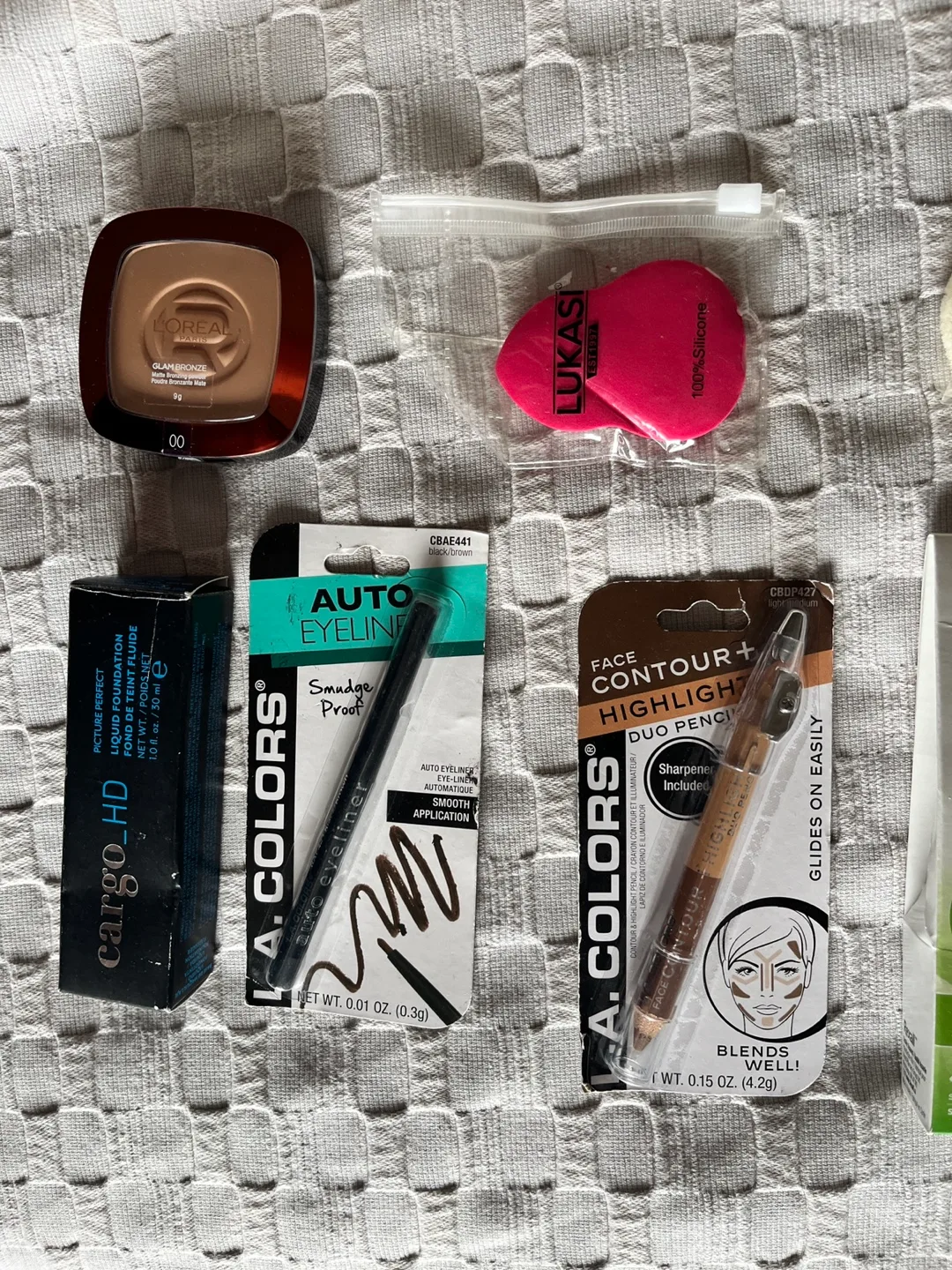 Mixed Beauty Bundle: L'Oreal, Attitude, Cargo & More (sealed) image indicator(2)