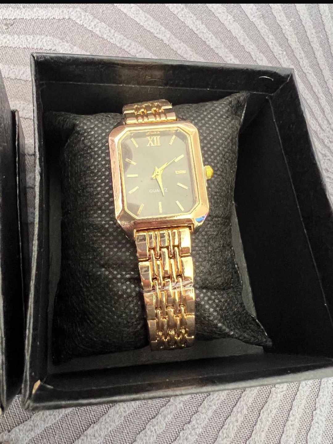 Quartz Rectangular Gold Watch - New in Box! - photo 3