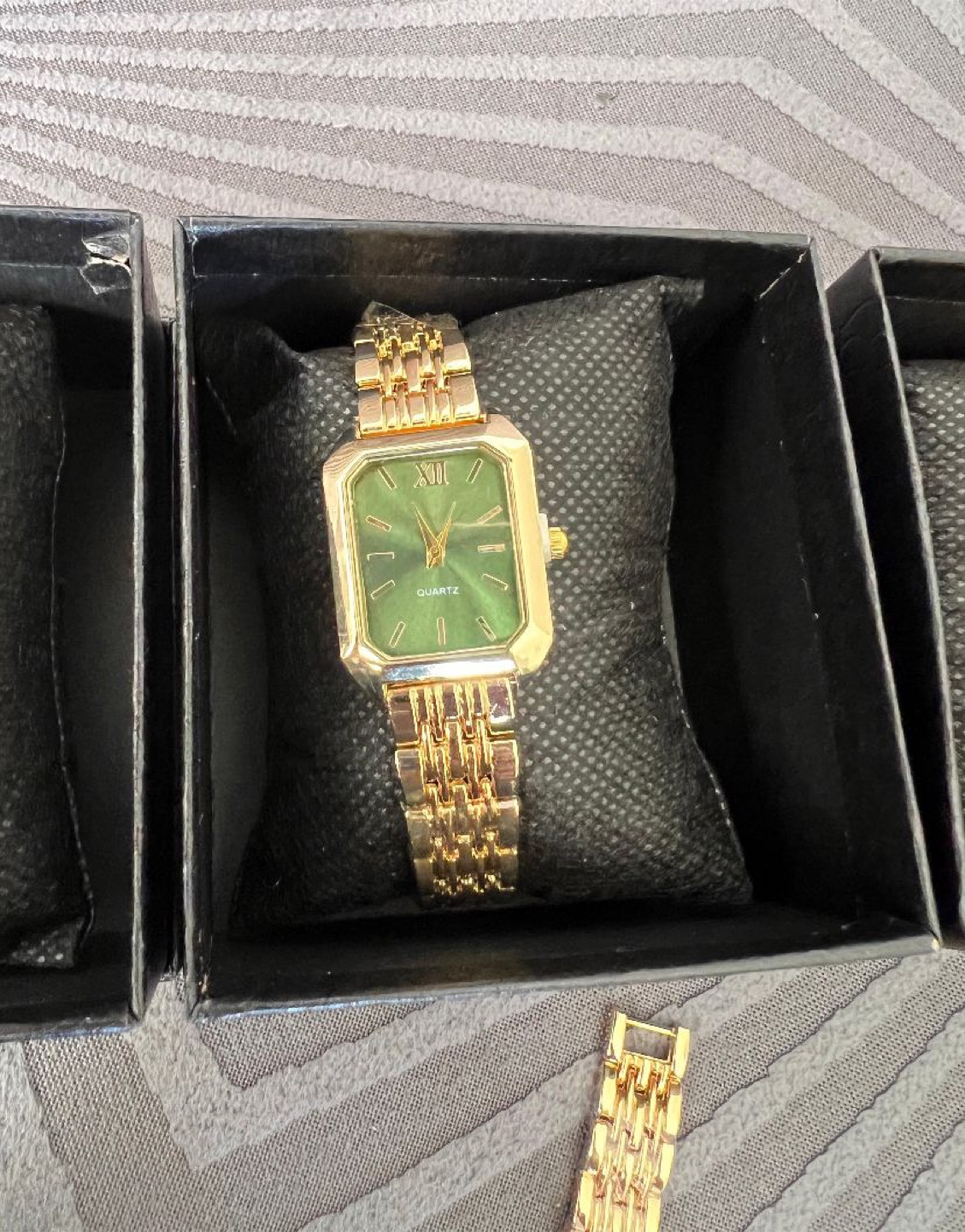 Quartz Rectangular Gold Watch - New in Box! - photo 5
