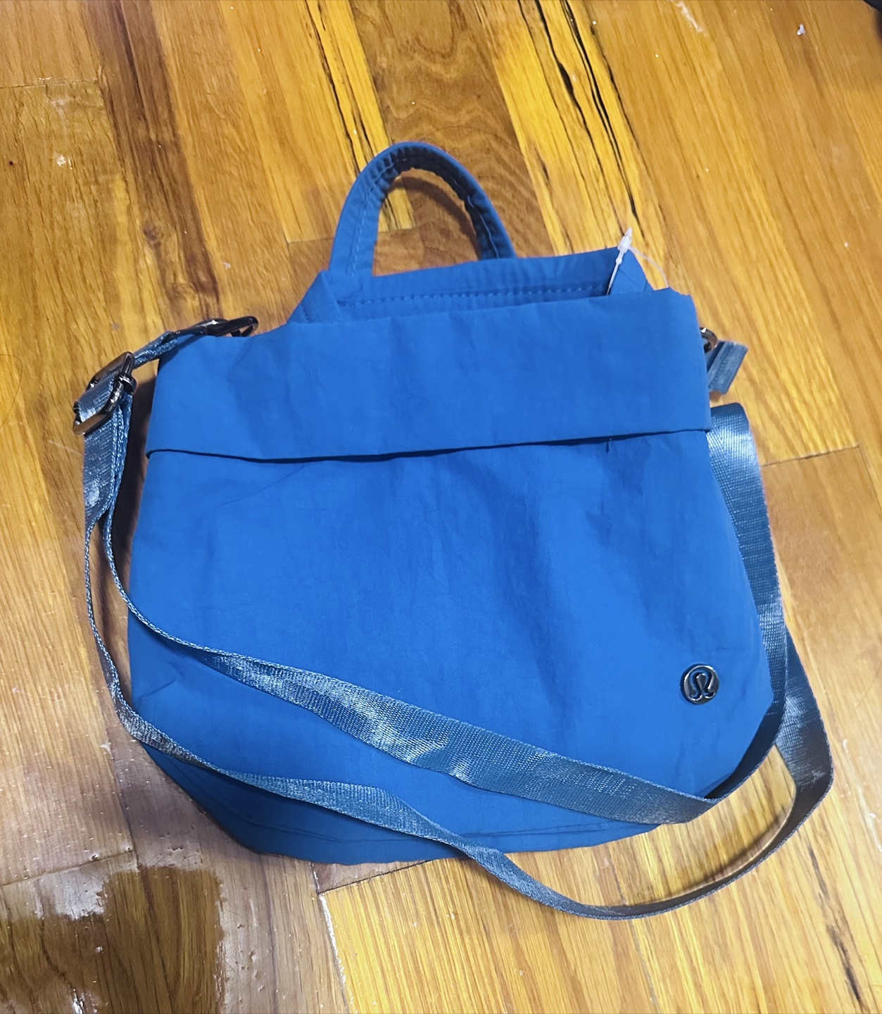 Lululemon Slouchy Sling Bag Blue
