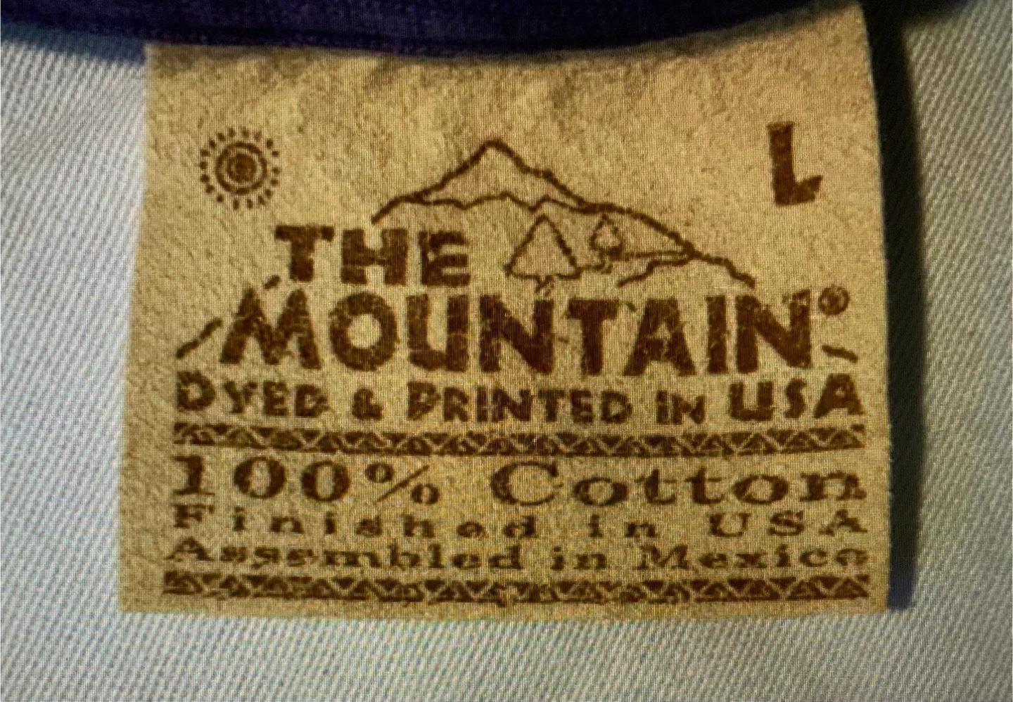 Snow leopard mountain tie-dyed purple print T-shirt. Size large. - photo 3