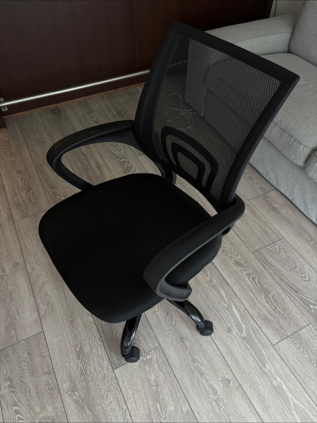 Black Mesh Office / Desk Chair