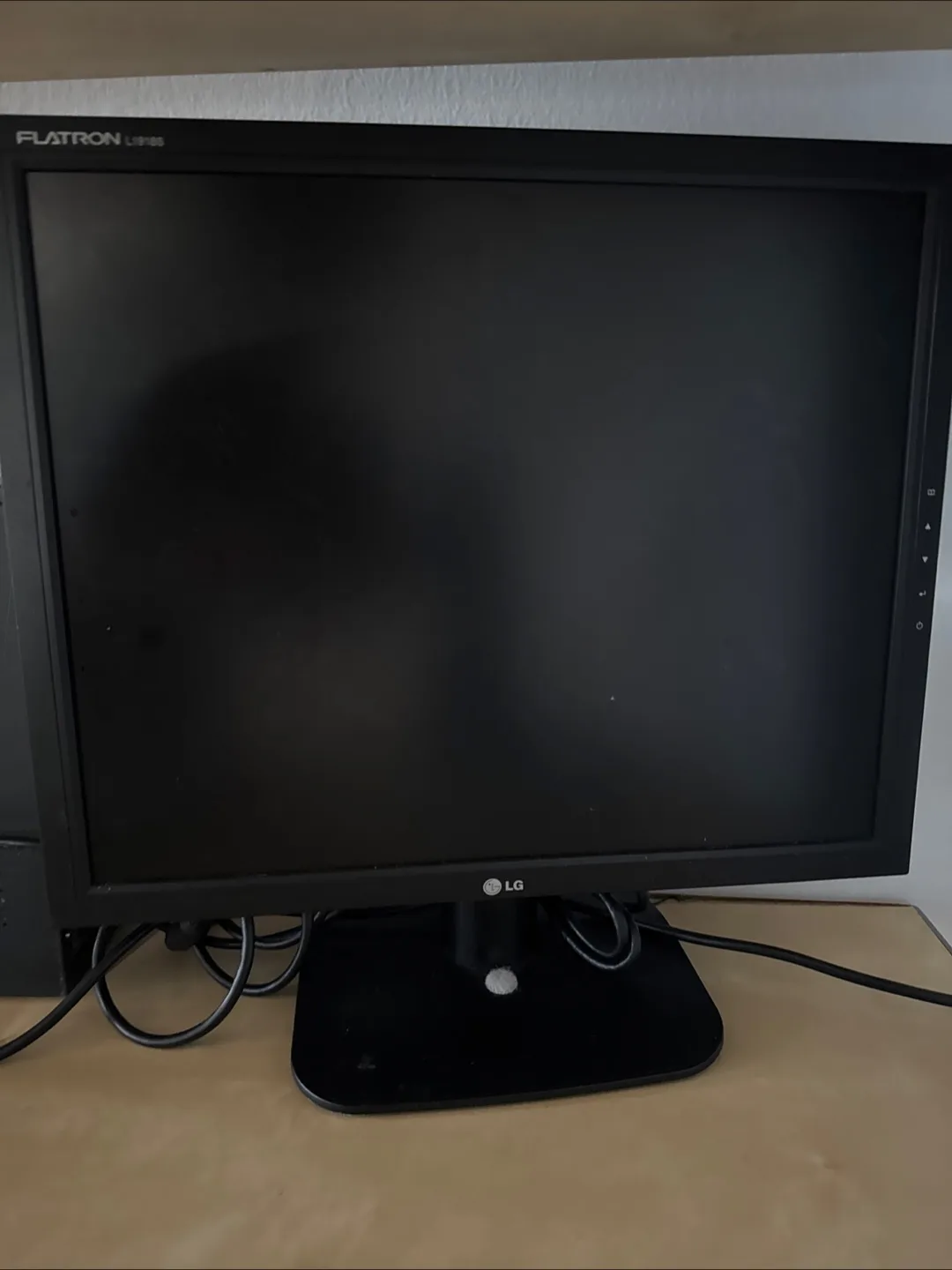 Moving sale-Acer Aspire AX1400-E2502 Desktop PC & LG Monitor image indicator(2)